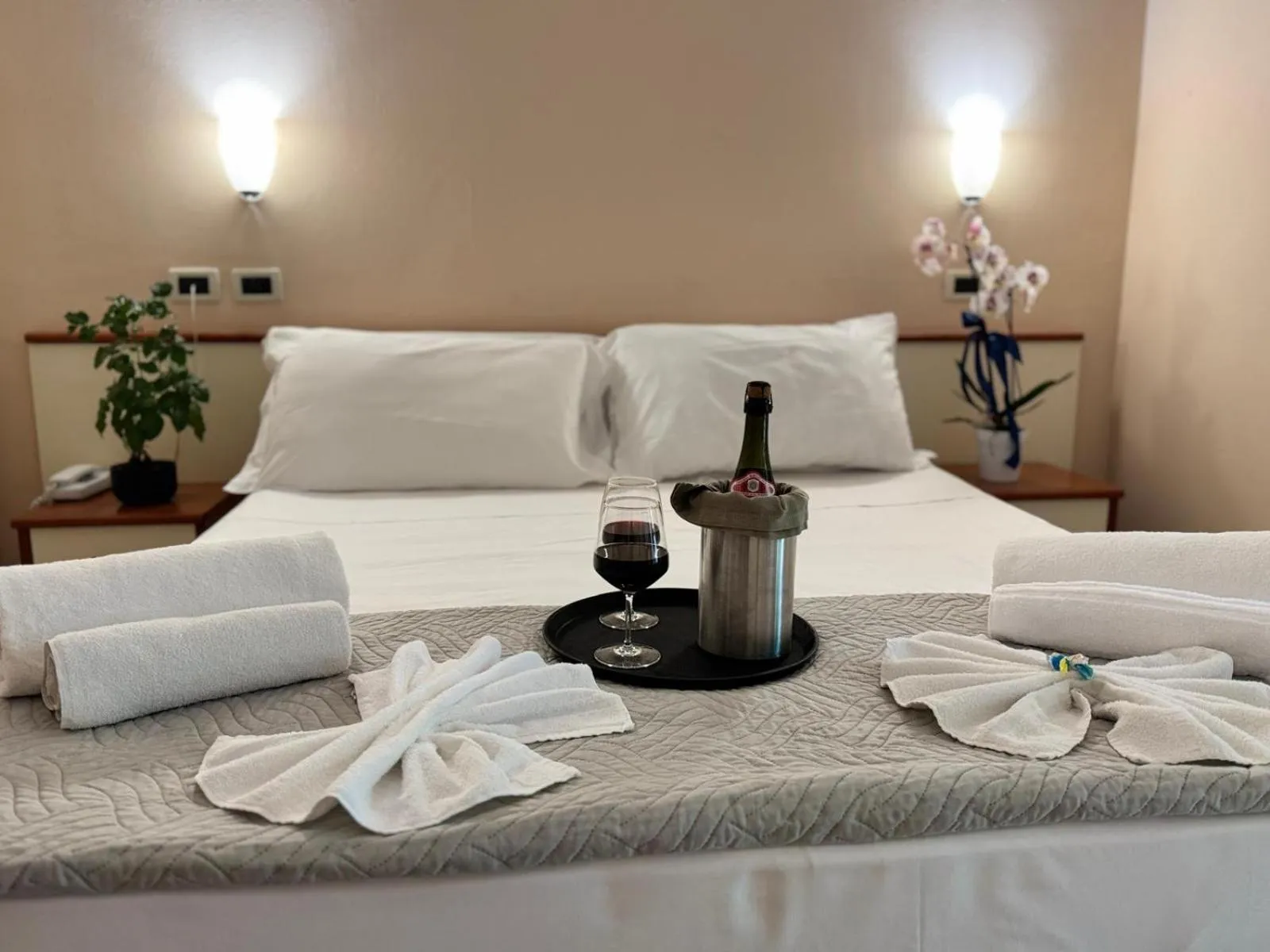 Photo of the whole room, Bed in Blue Hotel