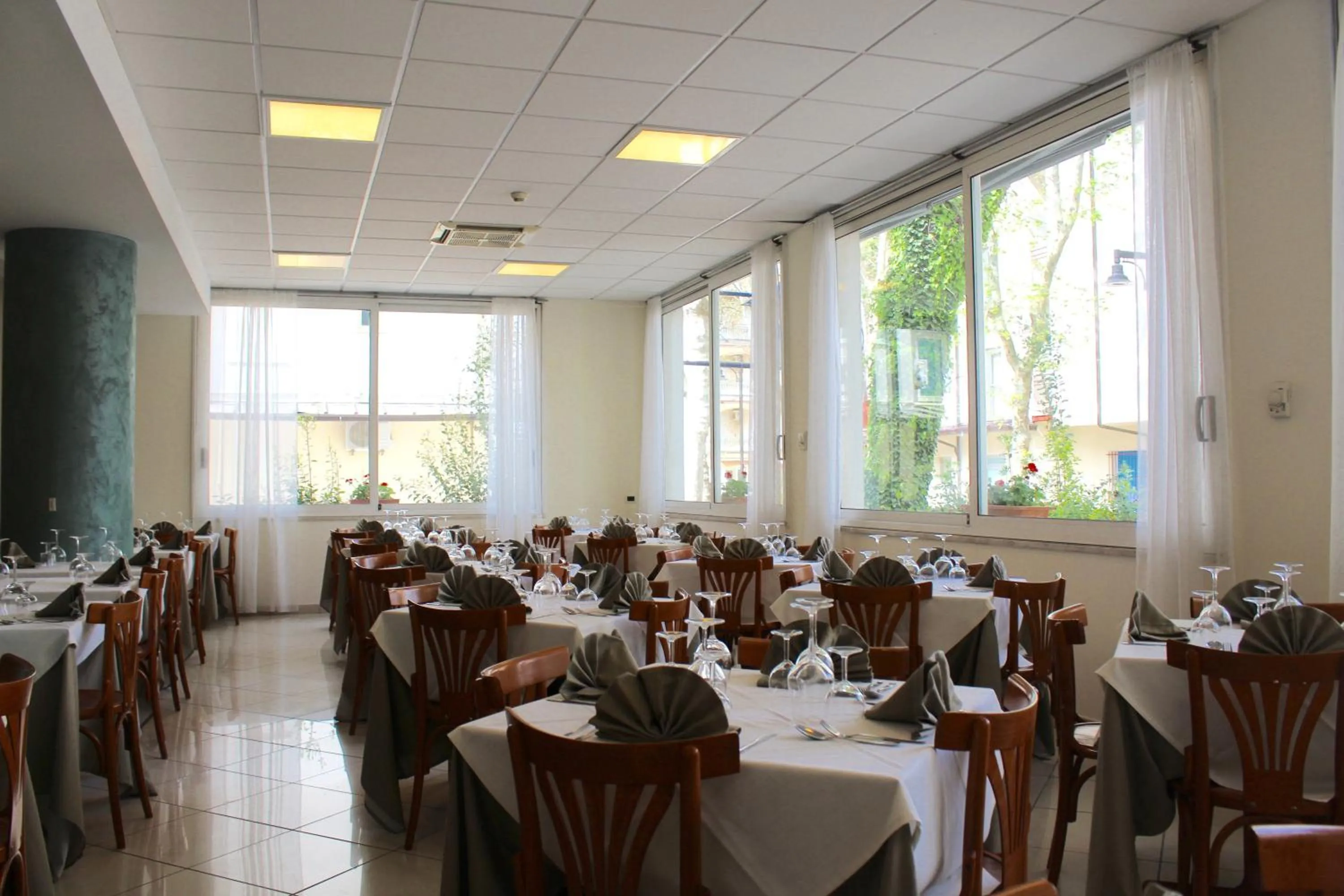 Restaurant/places to eat in Blue Hotel