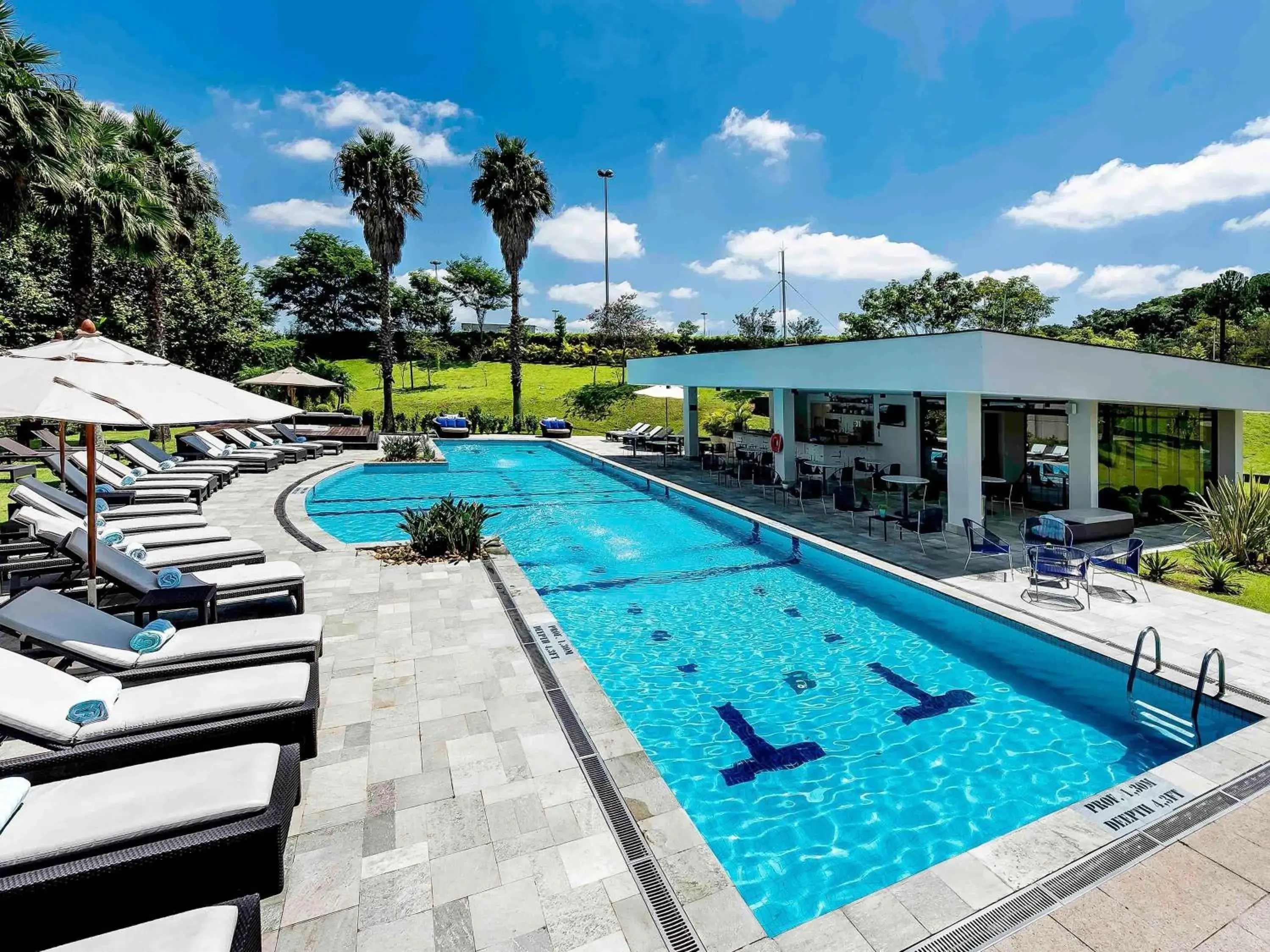 Pool view in Pullman Sao Paulo Guarulhos Airport Pool view in Pullman Sao Paulo Guarulhos Airport