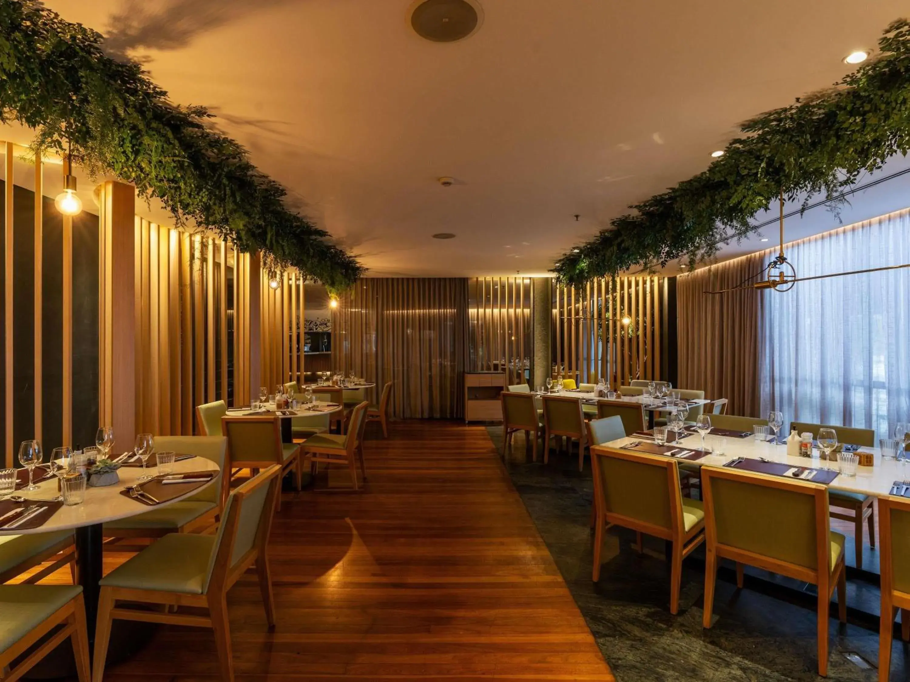 Restaurant/places to eat in Pullman Sao Paulo Guarulhos Airport Restaurant/places to eat in Pullman Sao Paulo Guarulhos Airport