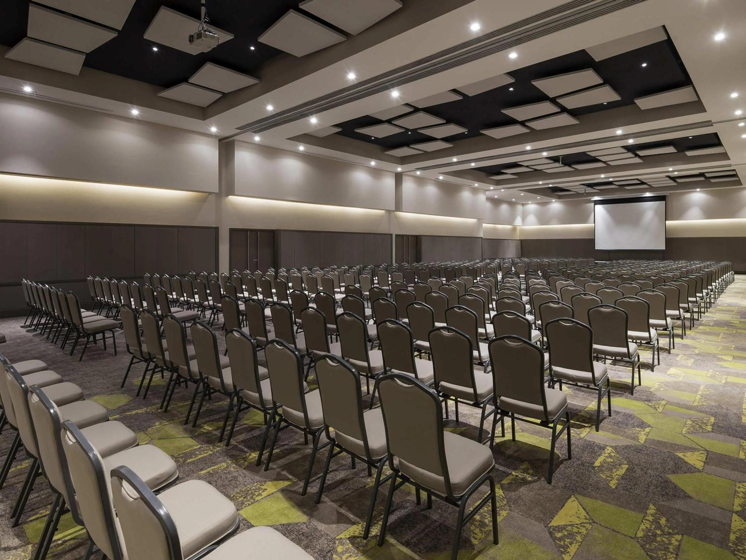 Meeting/conference room in Pullman Sao Paulo Guarulhos Airport