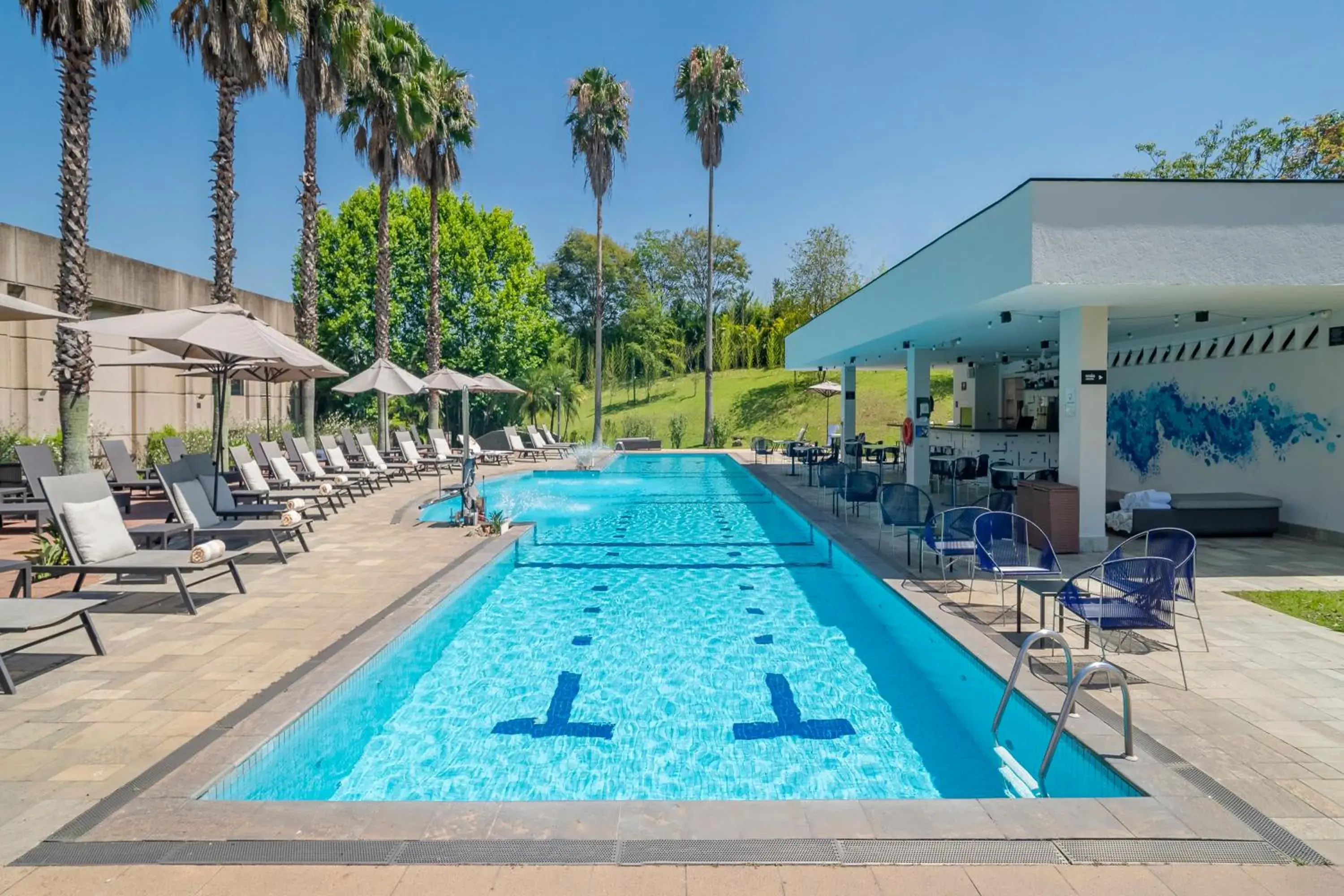 Swimming pool in Pullman Sao Paulo Guarulhos Airport Swimming pool in Pullman Sao Paulo Guarulhos Airport