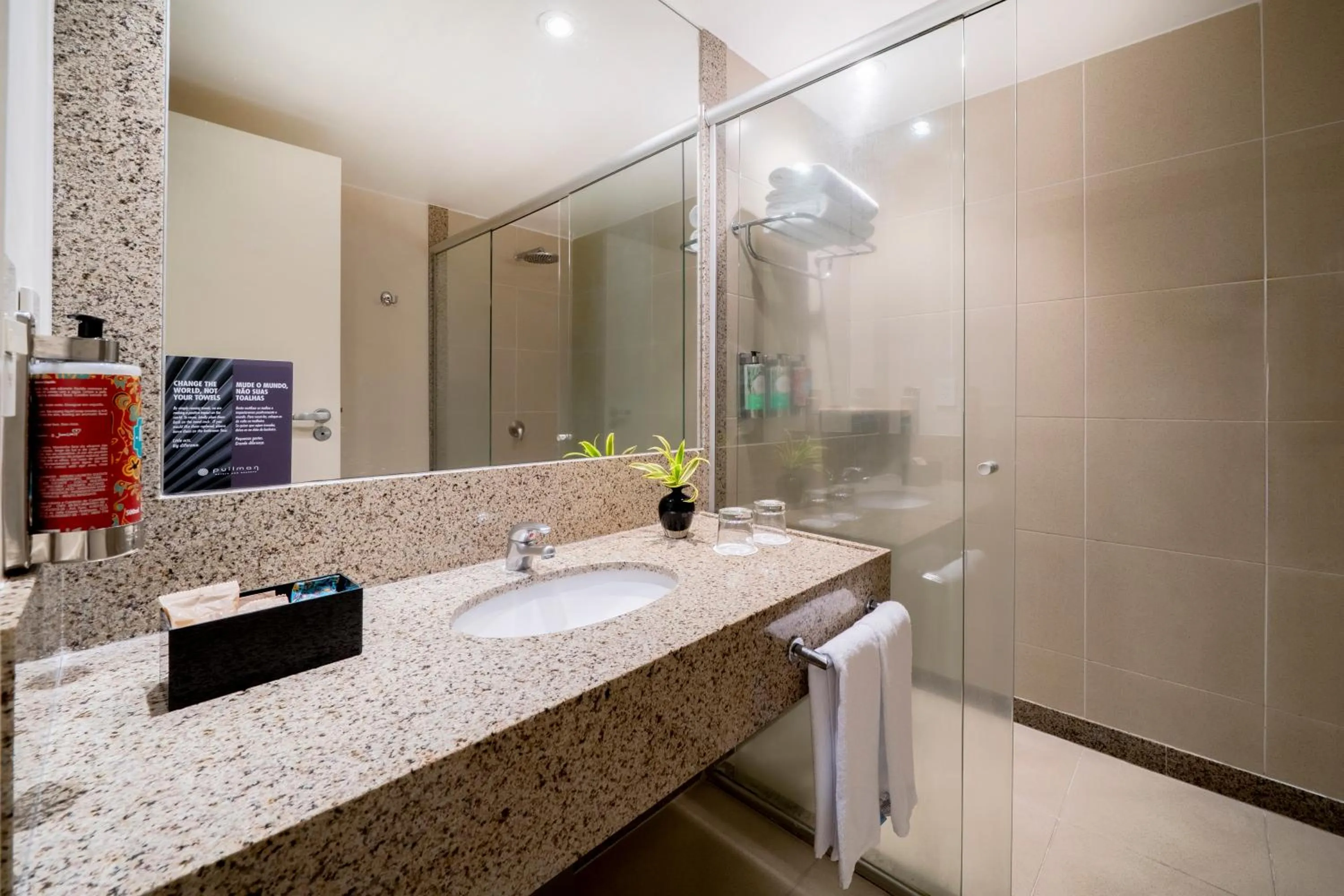 Shower in Pullman Sao Paulo Guarulhos Airport