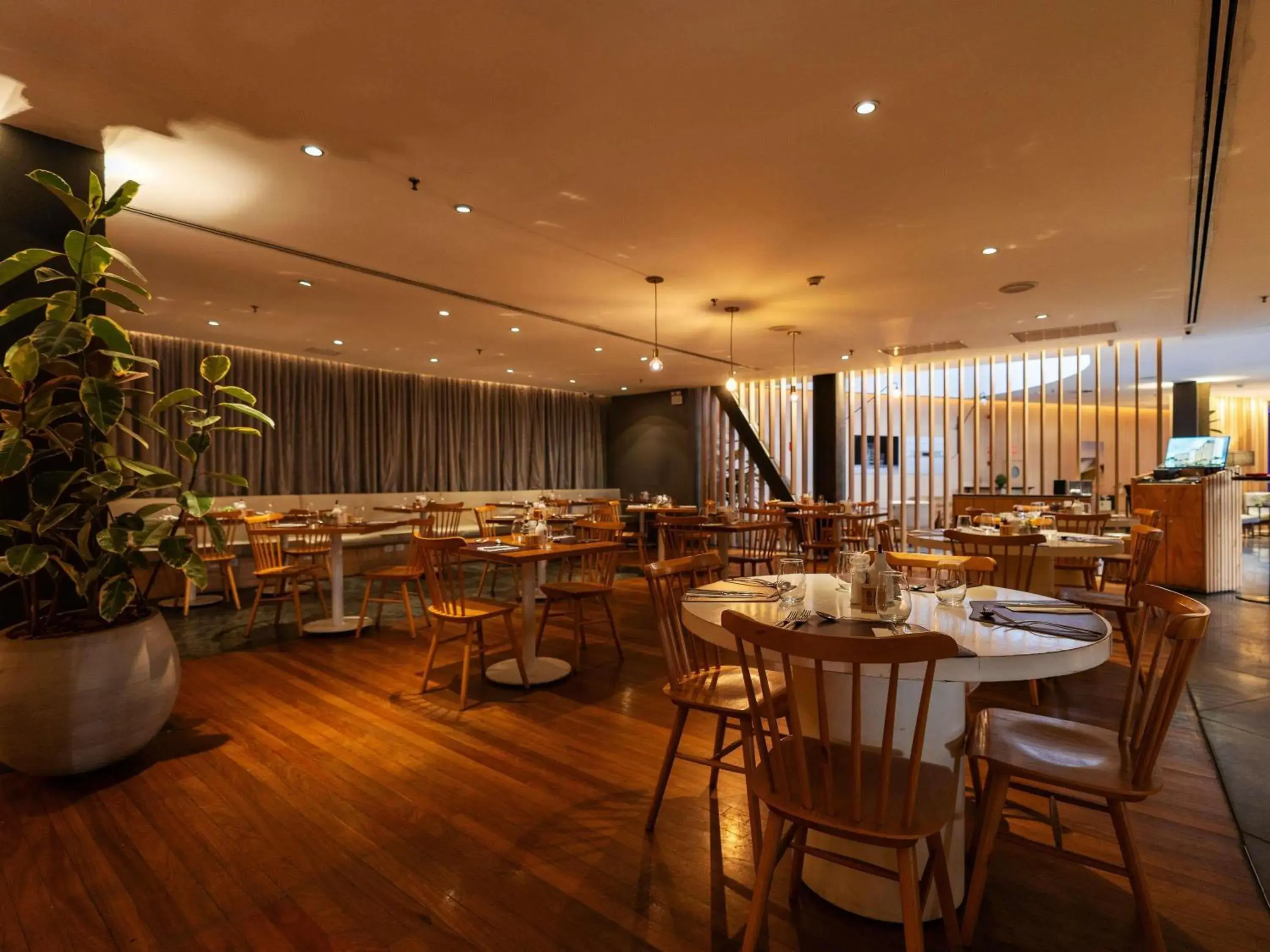 Restaurant/places to eat in Pullman Sao Paulo Guarulhos Airport Restaurant/places to eat in Pullman Sao Paulo Guarulhos Airport