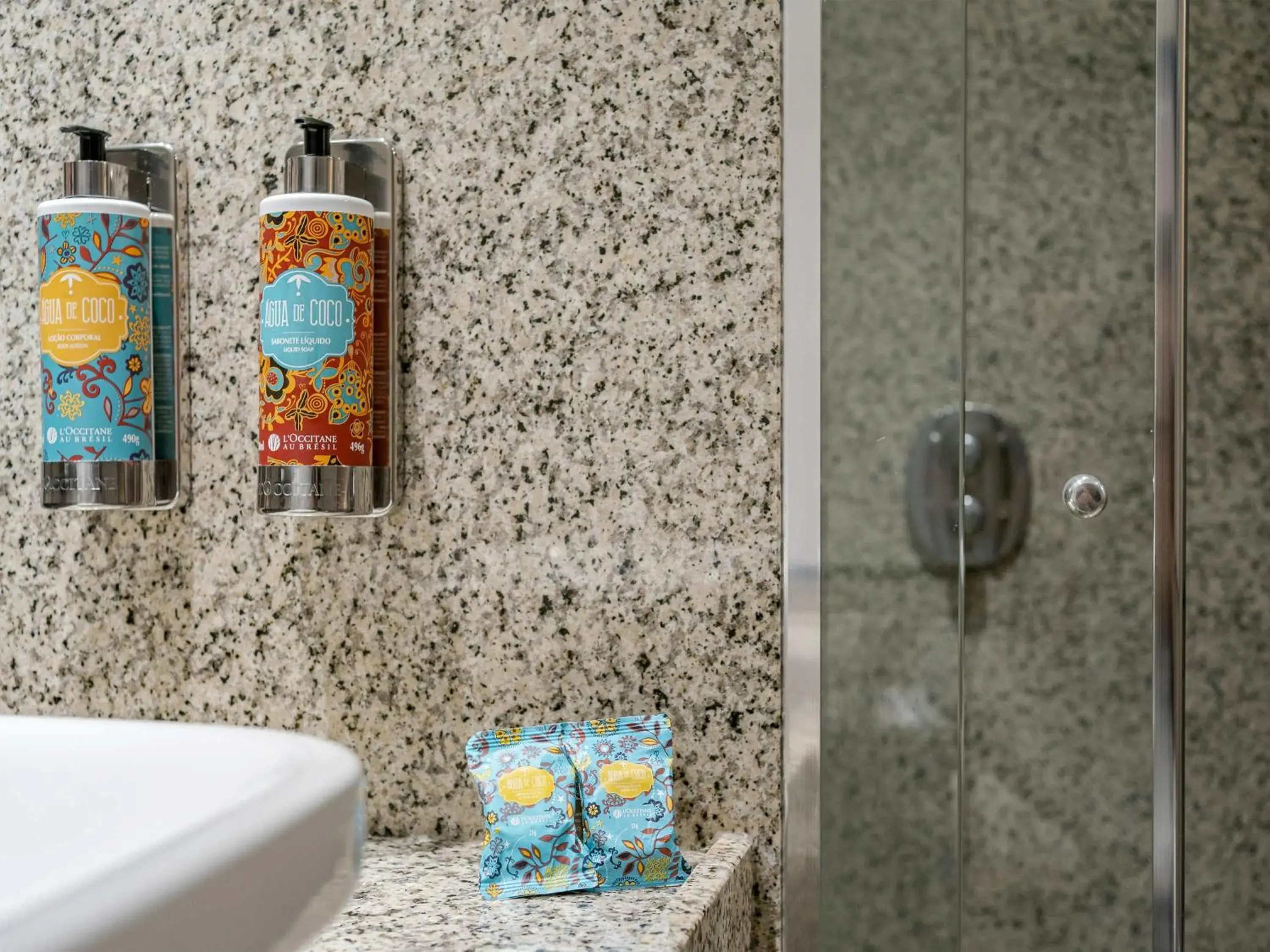 Bathroom in Pullman Sao Paulo Guarulhos Airport Bathroom in Pullman Sao Paulo Guarulhos Airport