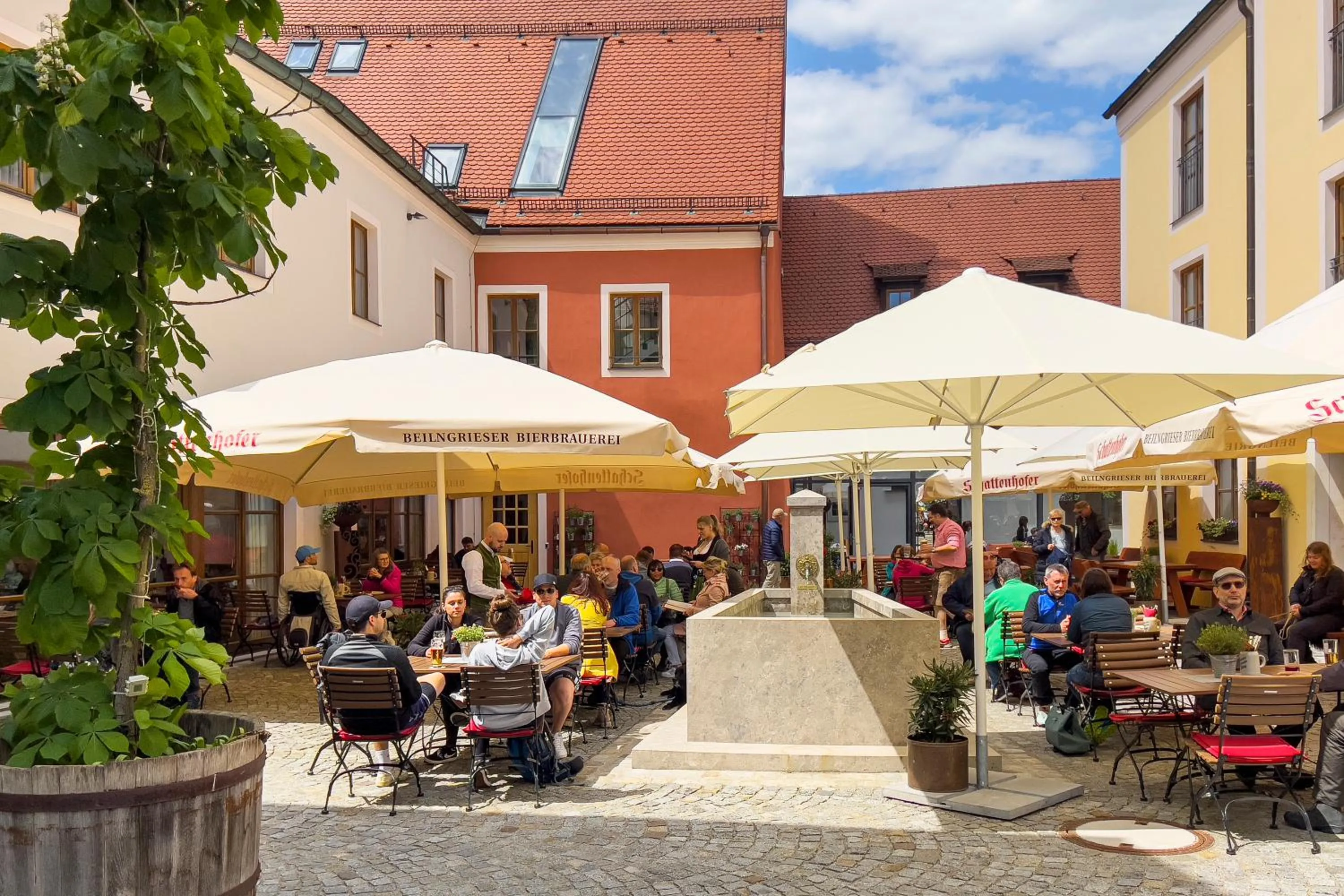 Property building in Schattenhofer Braugasthof
