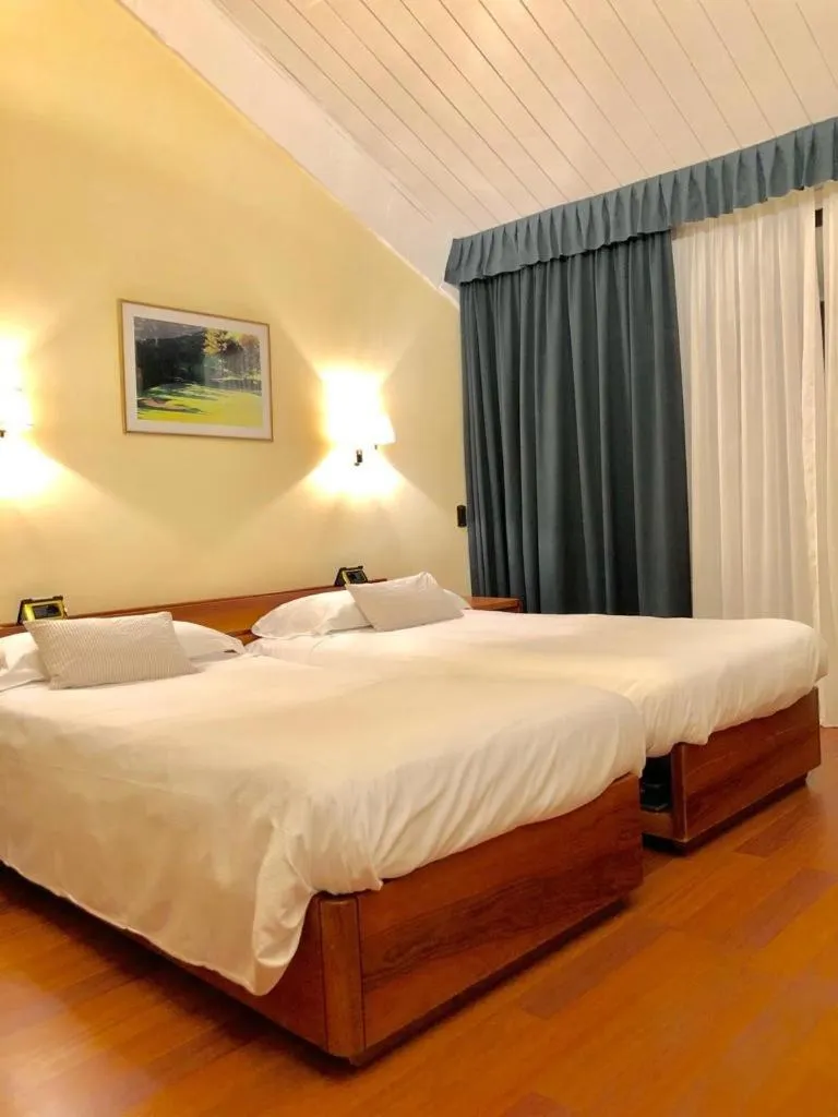Bedroom, Bed in Golf Hotel La Pinetina