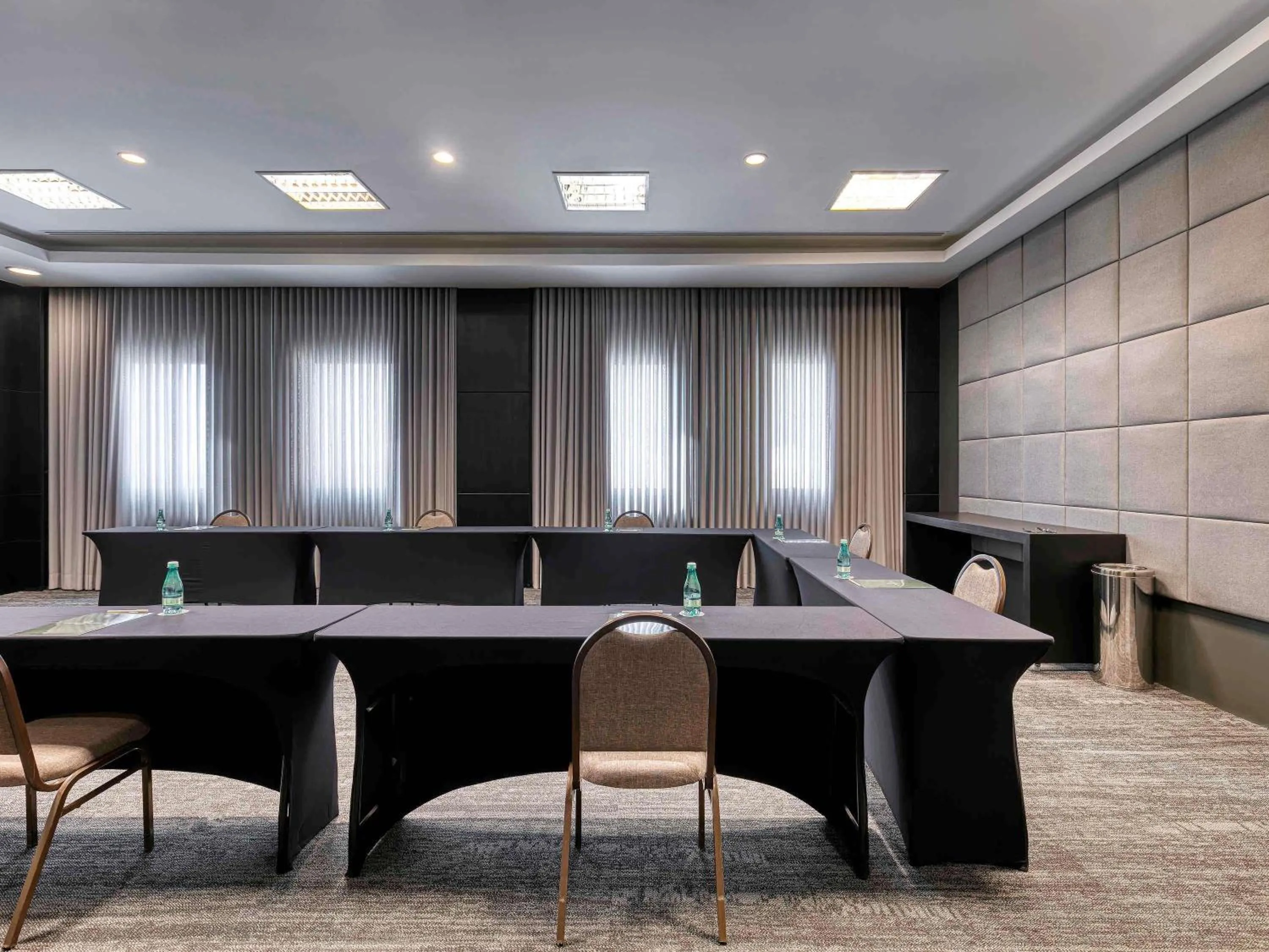 Meeting/conference room in Caesar Business Belo Horizonte Belvedere