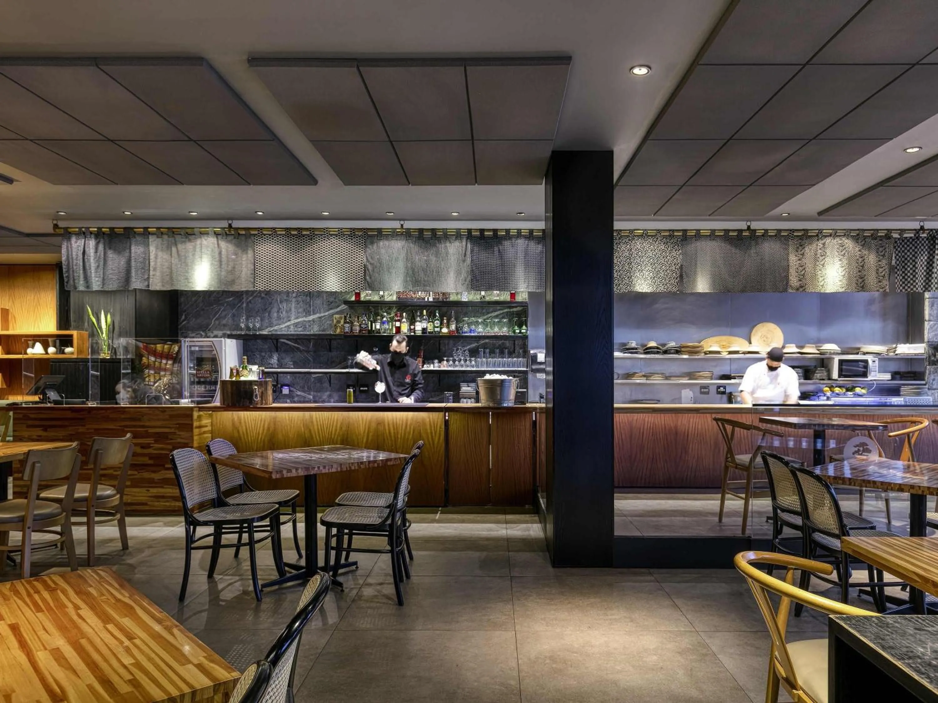 Restaurant/places to eat in Caesar Business Belo Horizonte Belvedere