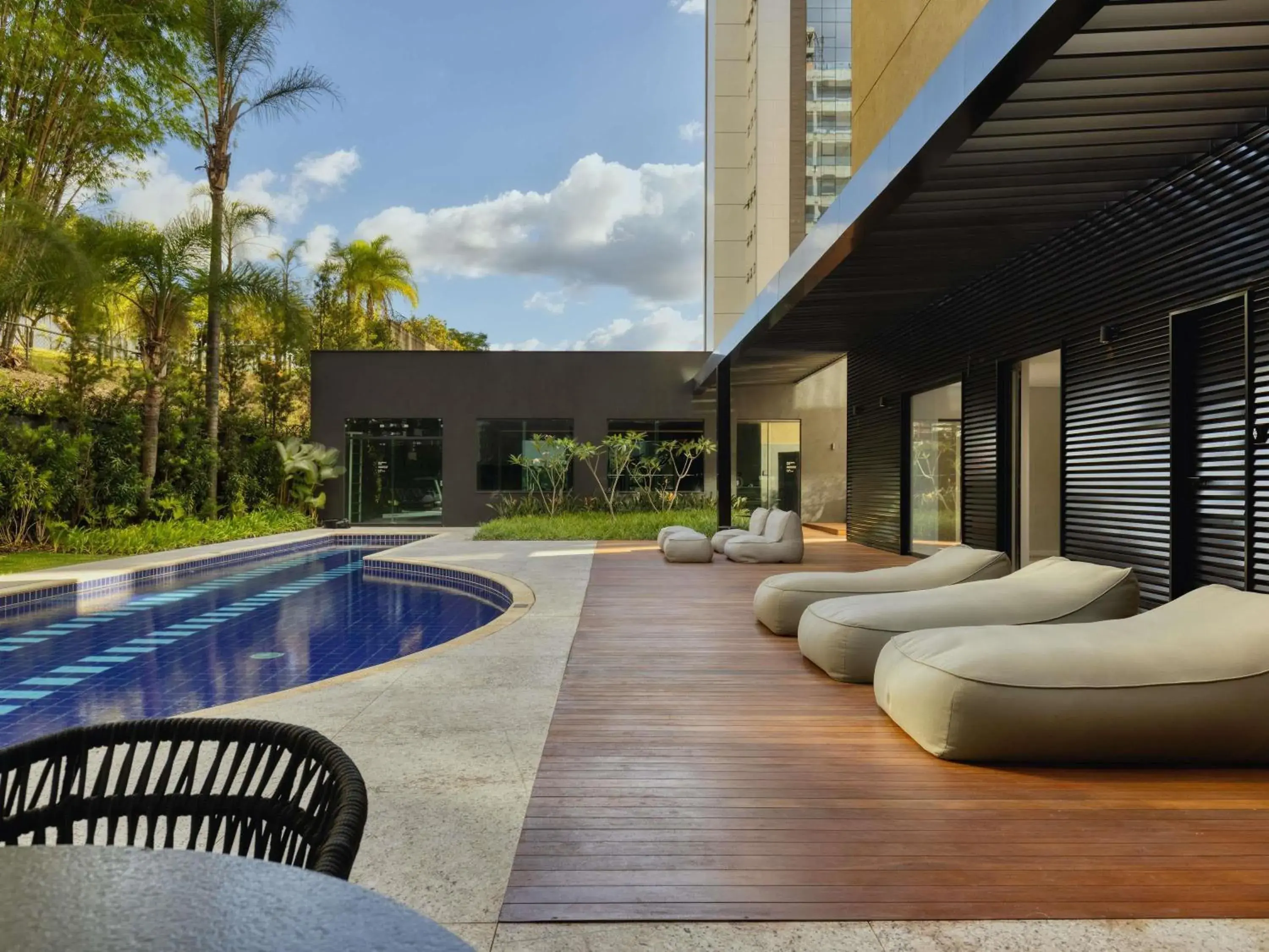 Pool view in Caesar Business Belo Horizonte Belvedere Pool view in Caesar Business Belo Horizonte Belvedere