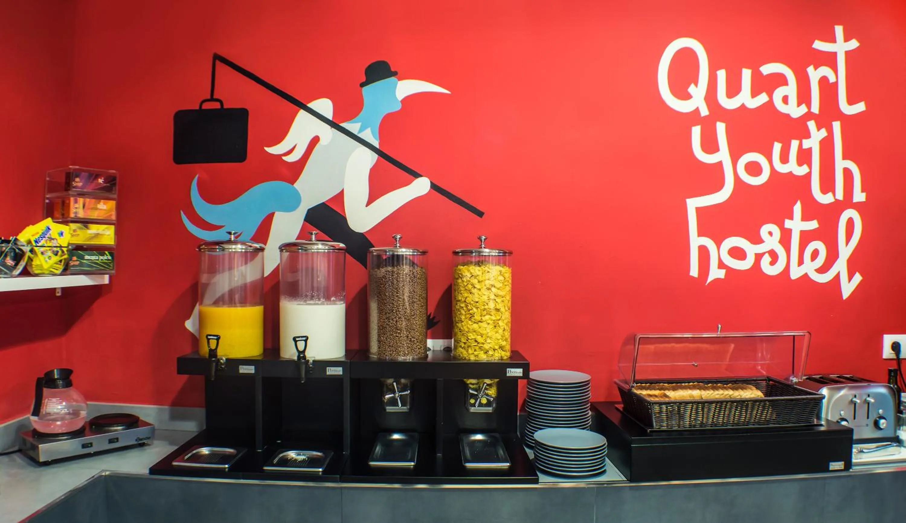 Restaurant/places to eat in Quart Youth Hostel & Apartments