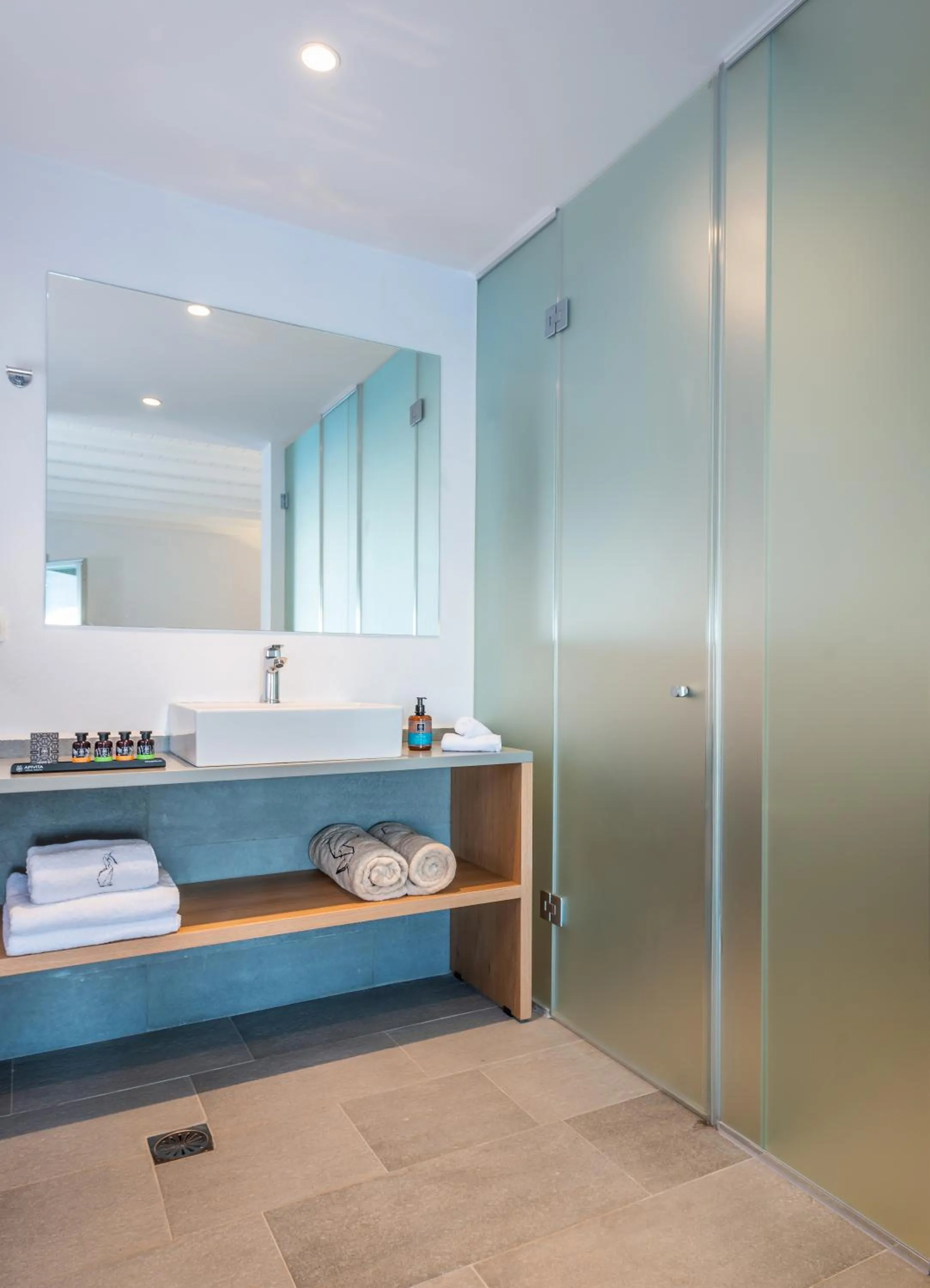 Shower in Dreambox Mini Villas