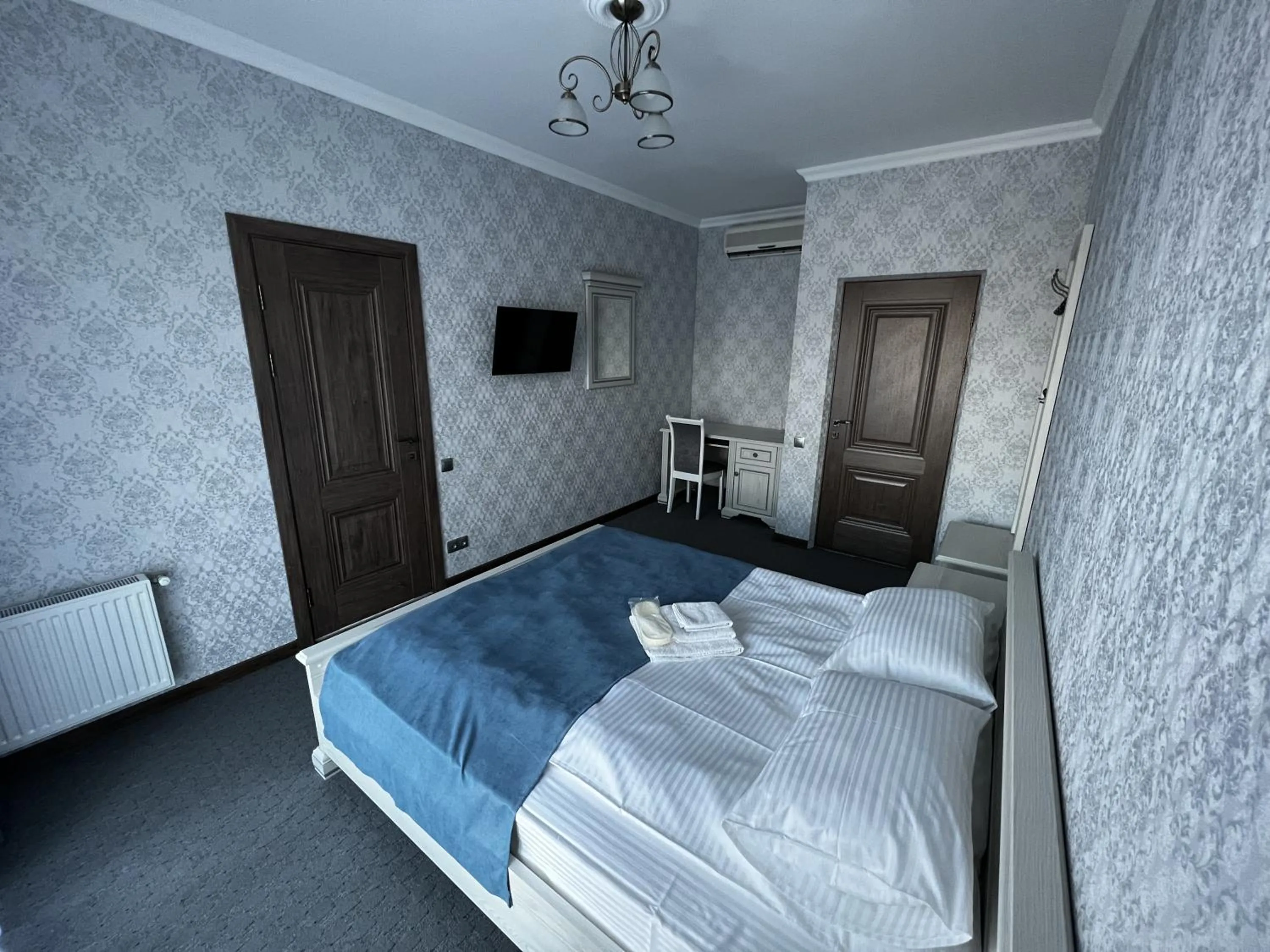Photo of the whole room, Bed in Zolotoy Fazan