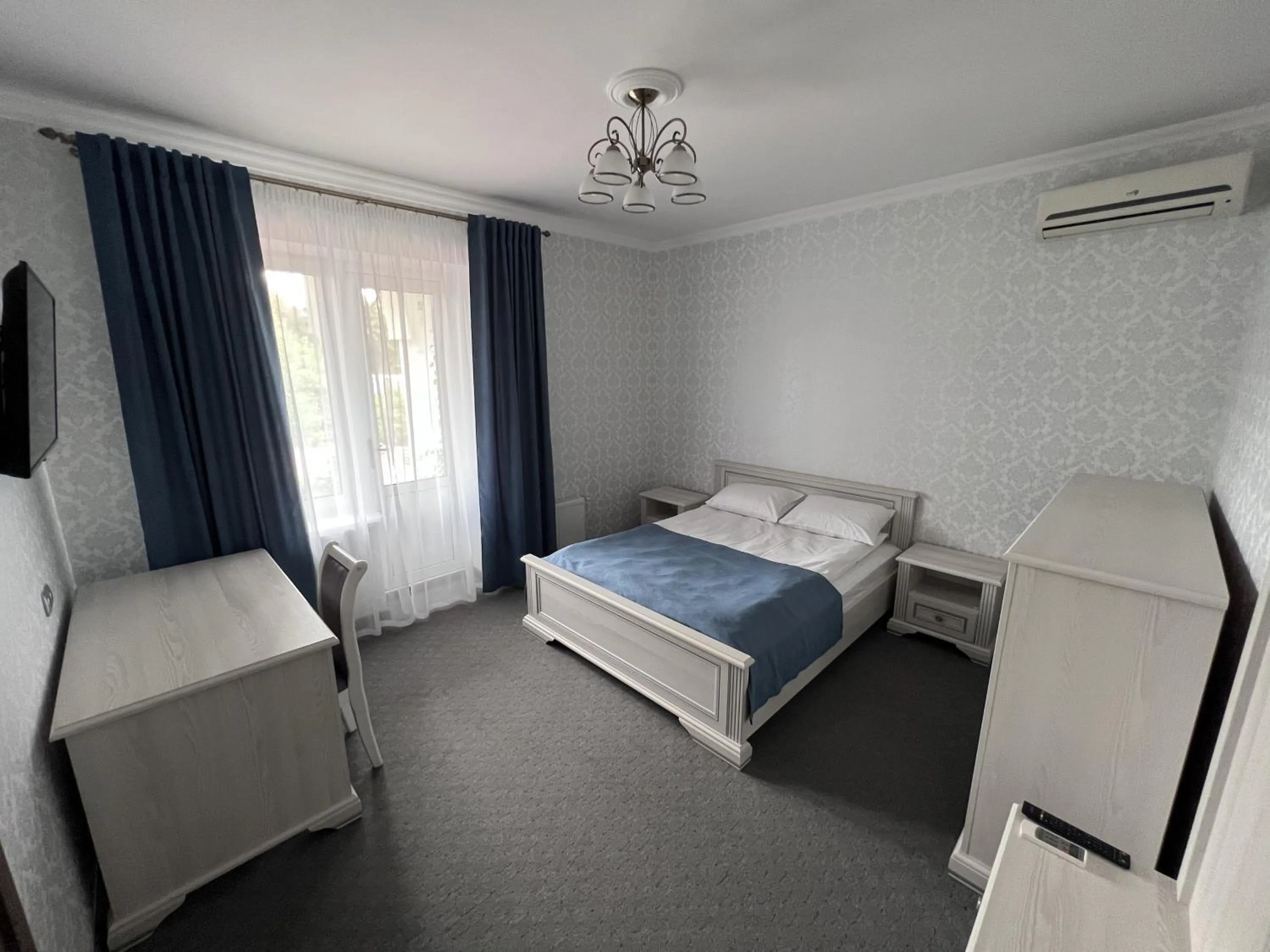 Photo of the whole room, Bed in Zolotoy Fazan