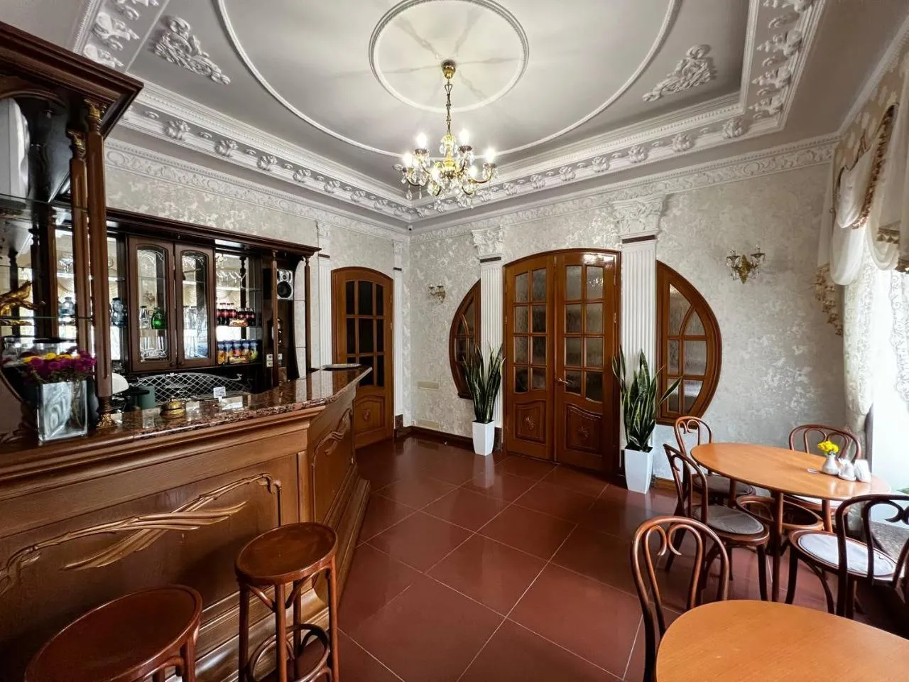 Restaurant/places to eat in Zolotoy Fazan