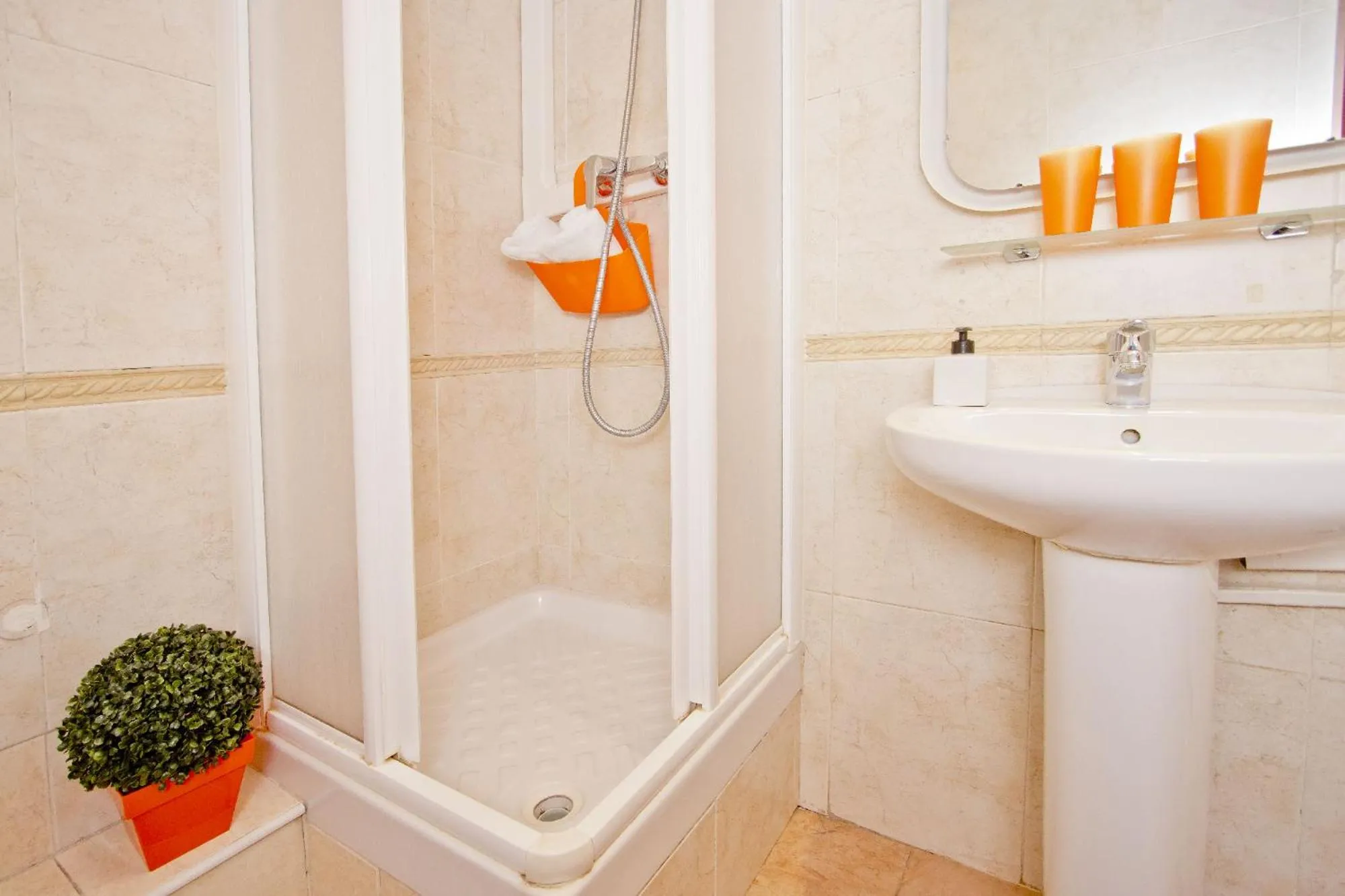 Barcelona City Seven Hostal