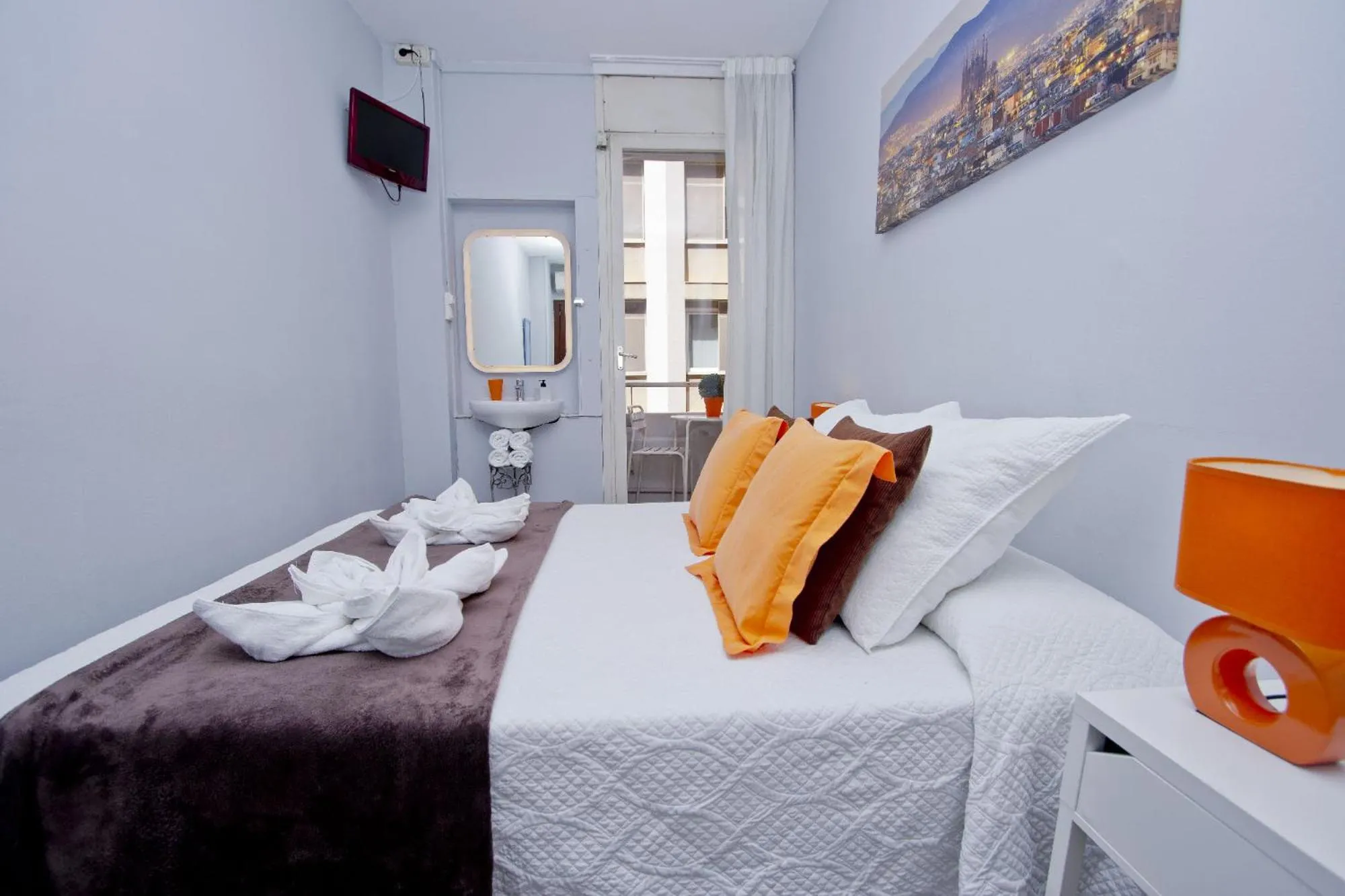 Bed in Barcelona City Seven Hostal