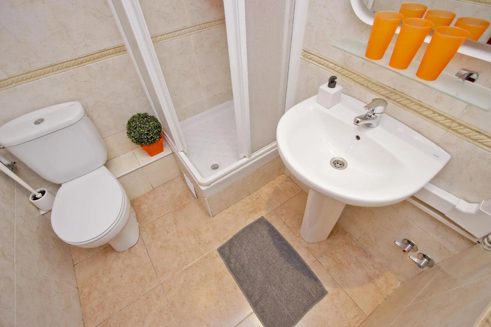 Barcelona City Seven Hostal