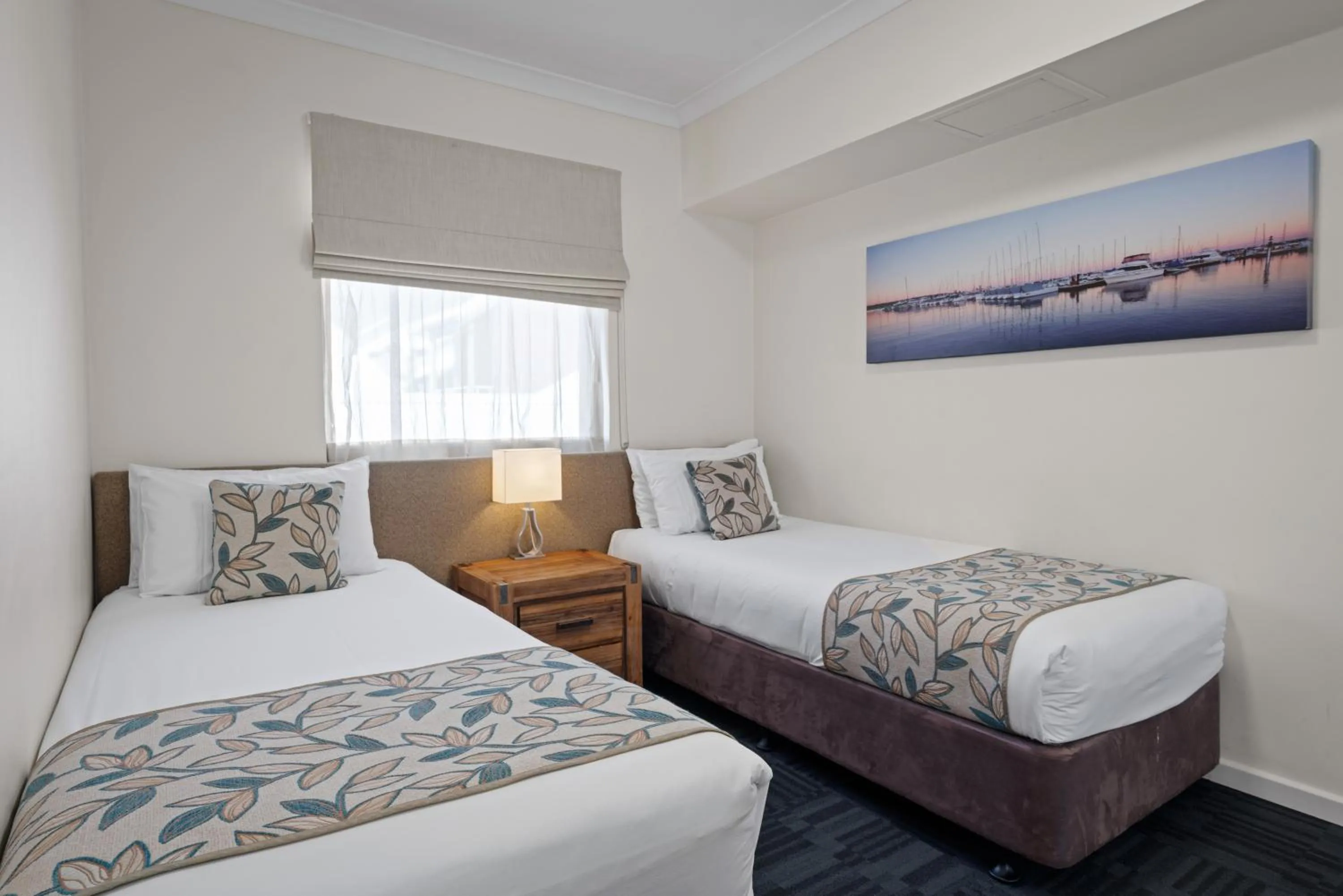 Bedroom, Bed in Broadwater Resort Como