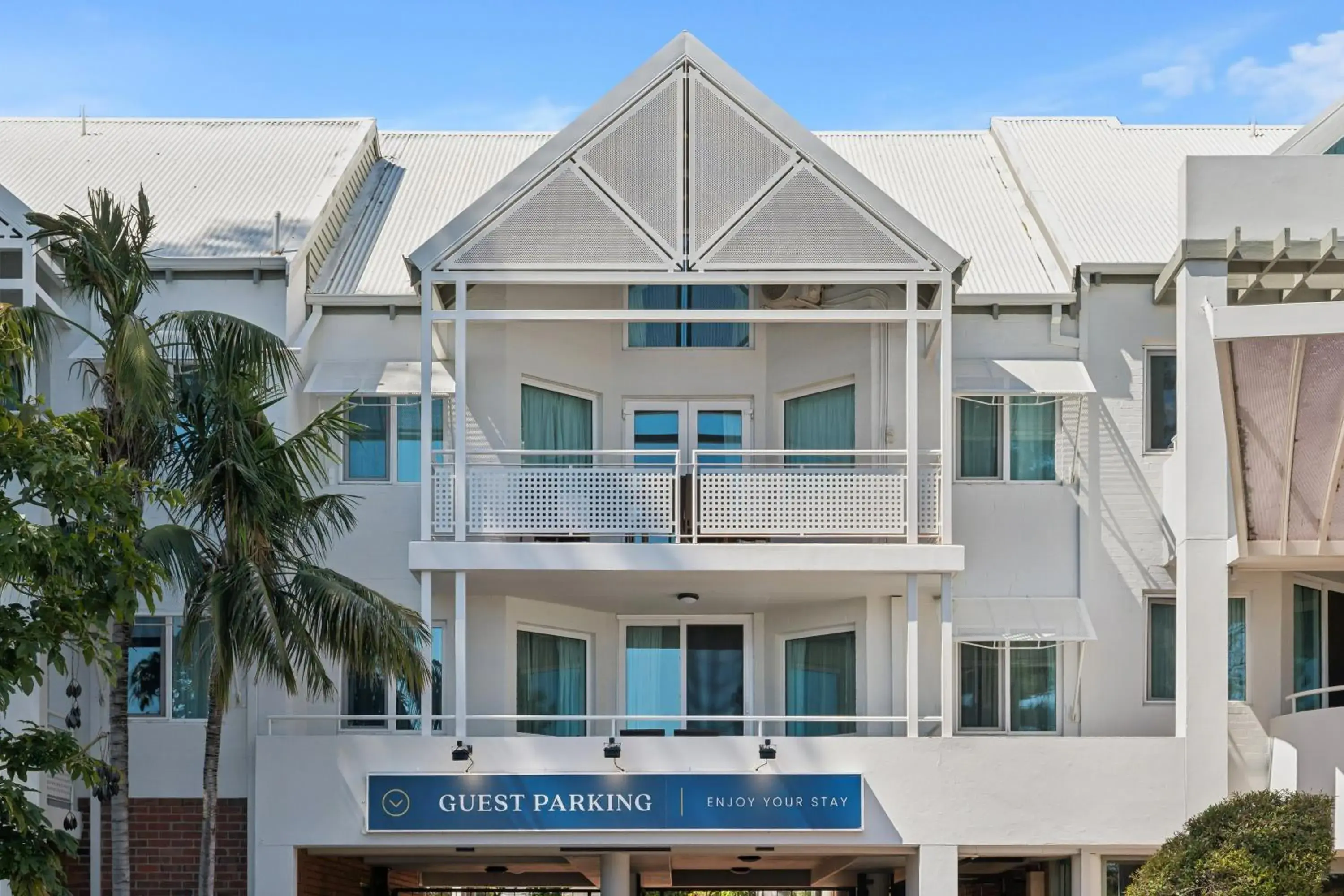 Property building in Broadwater Resort Como Property building in Broadwater Resort Como