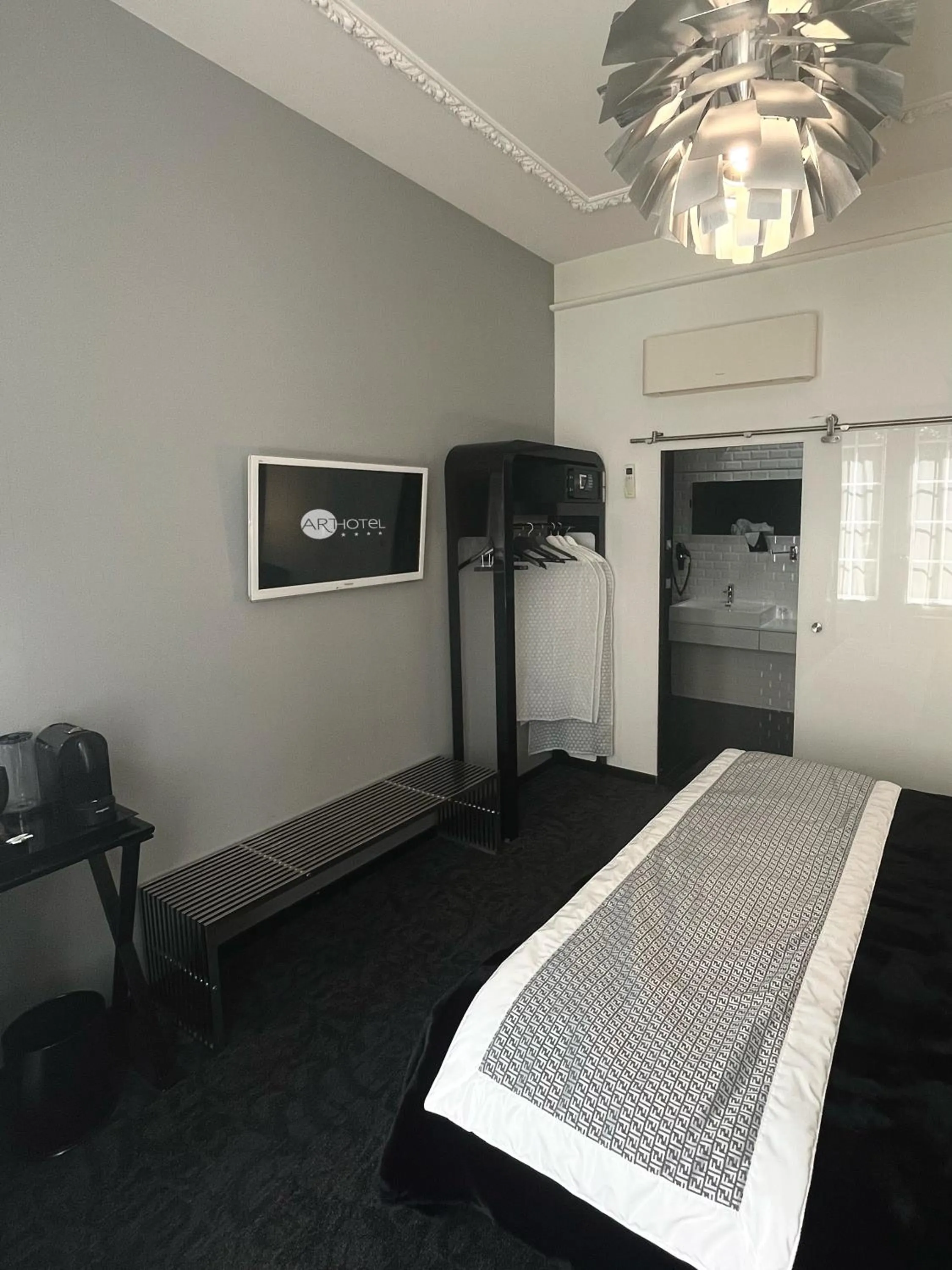 TV and multimedia, Bed in Art Hotel