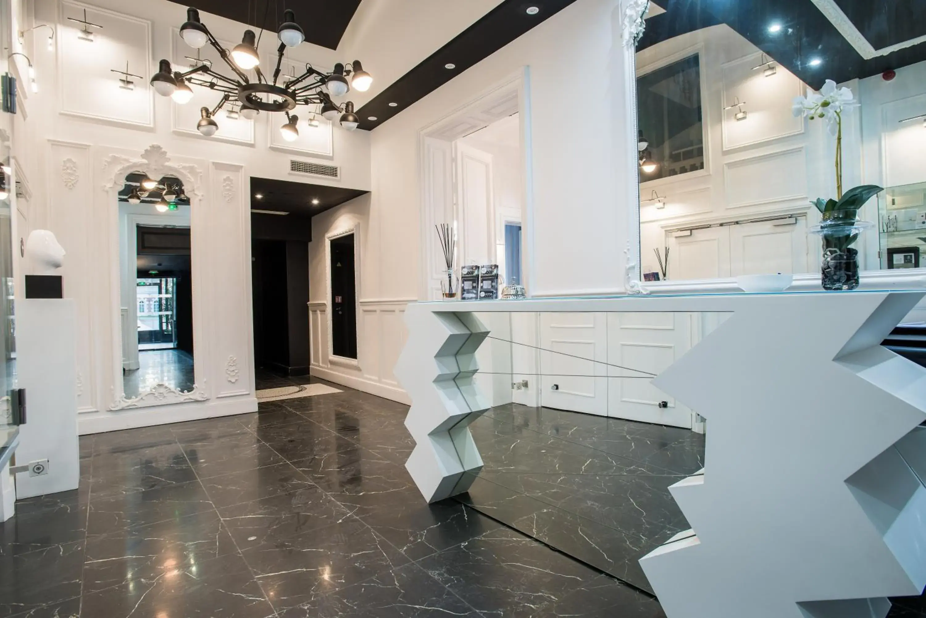 Lobby or reception in Art Hotel Lobby or reception in Art Hotel