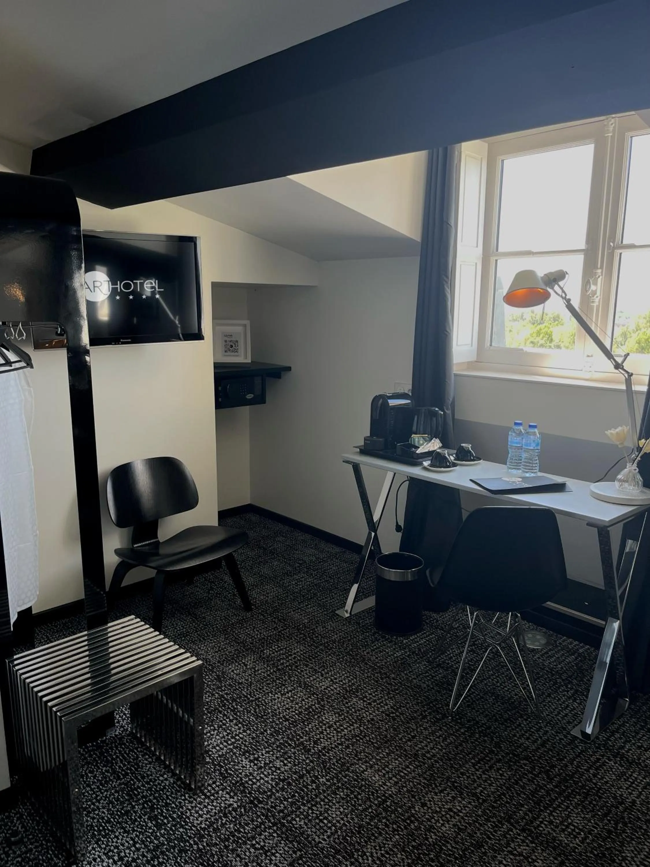 Seating area in Art Hotel