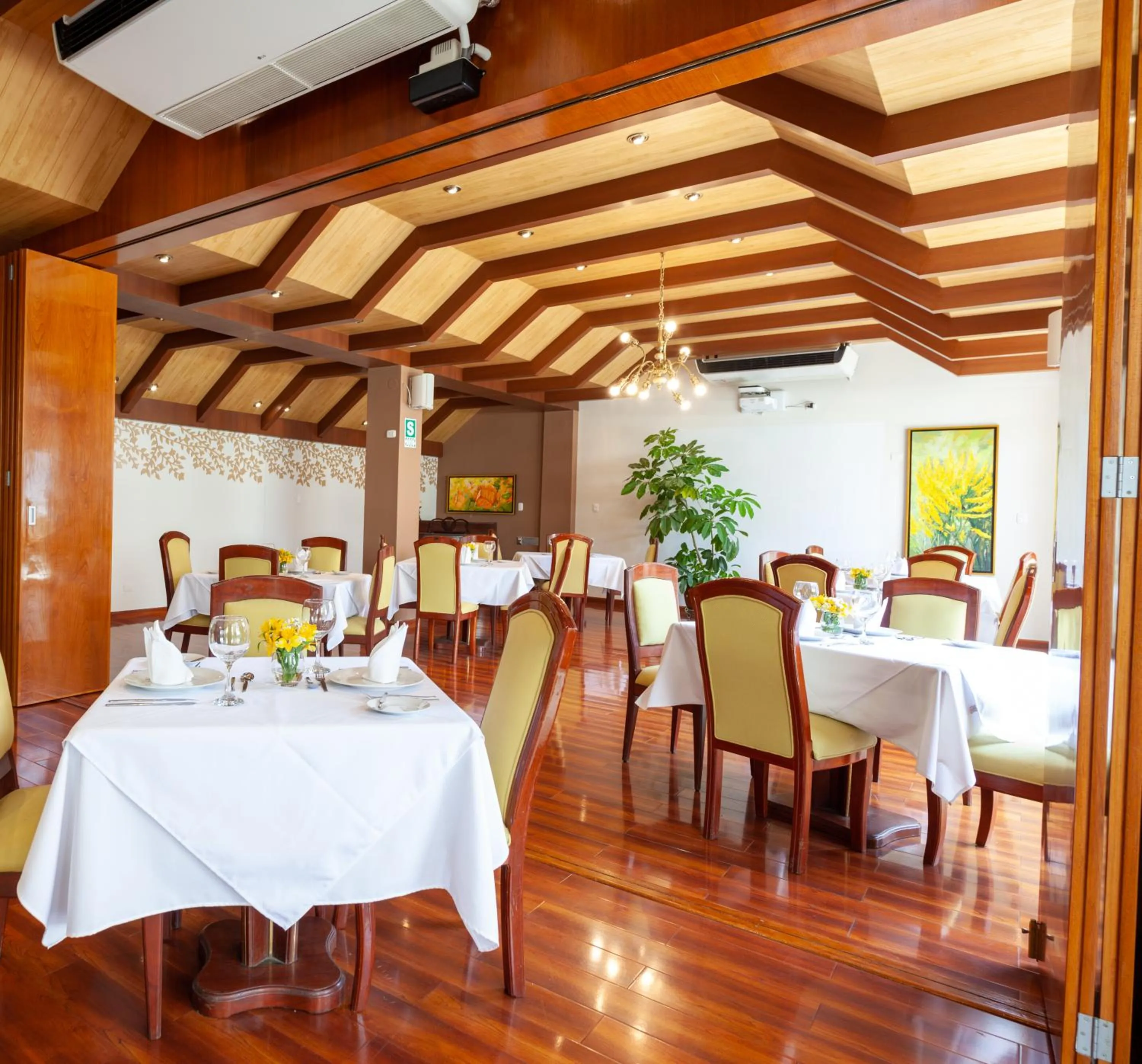 Restaurant/places to eat in Dorado Hotel Boutique - Tacna