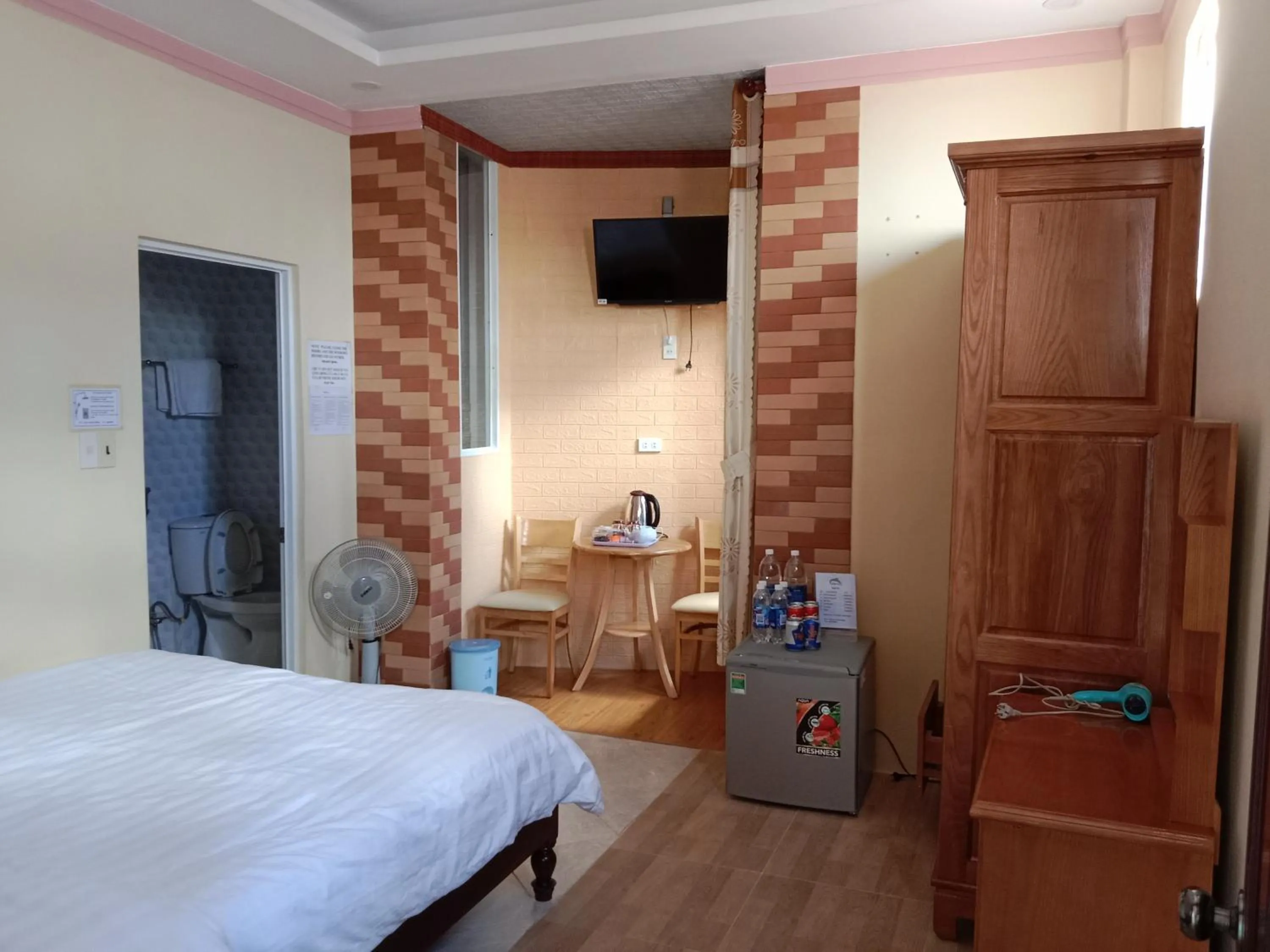 Bedroom, Bed in Nón Lá Guest House