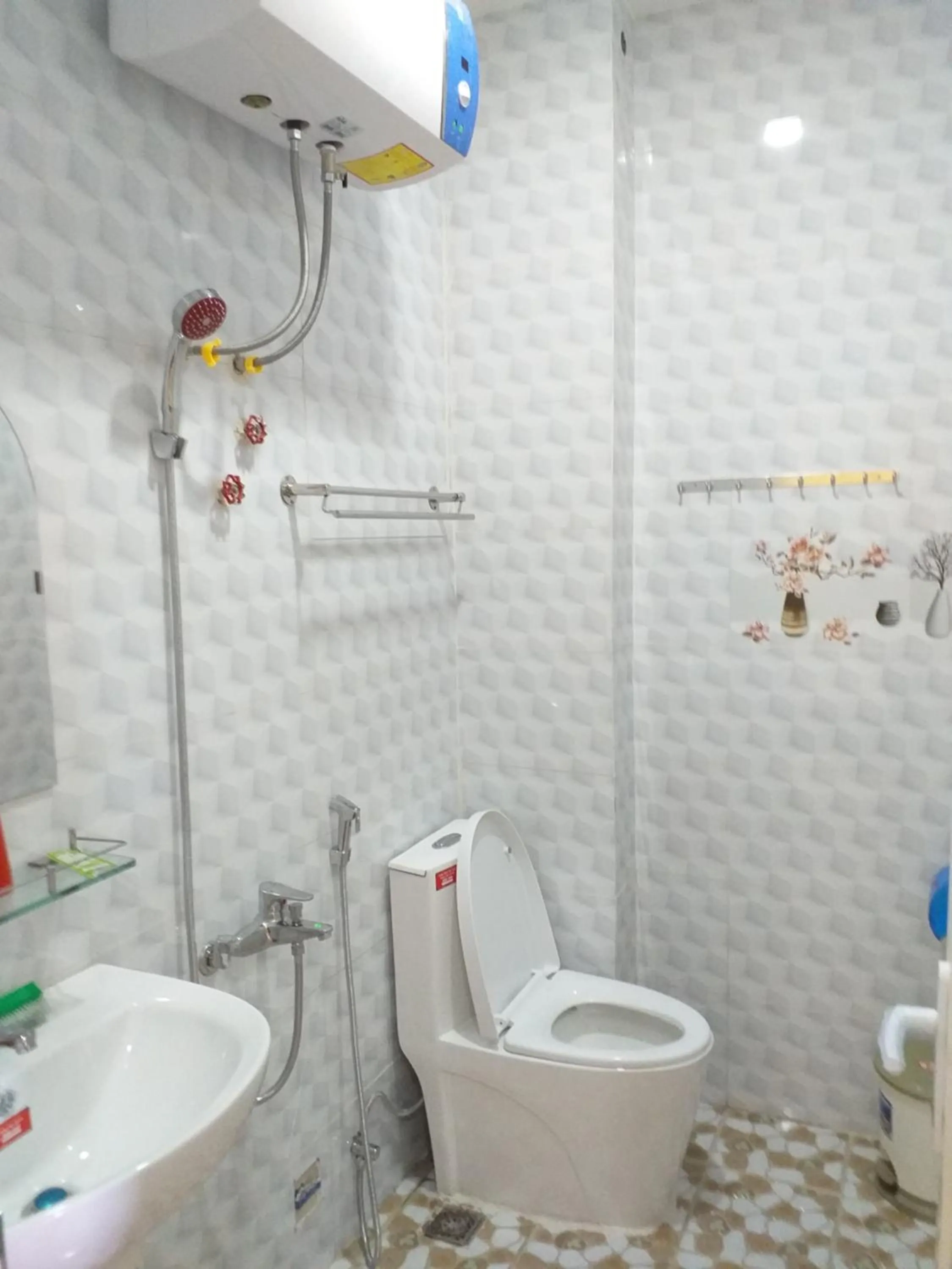 Bathroom in Nón Lá Guest House