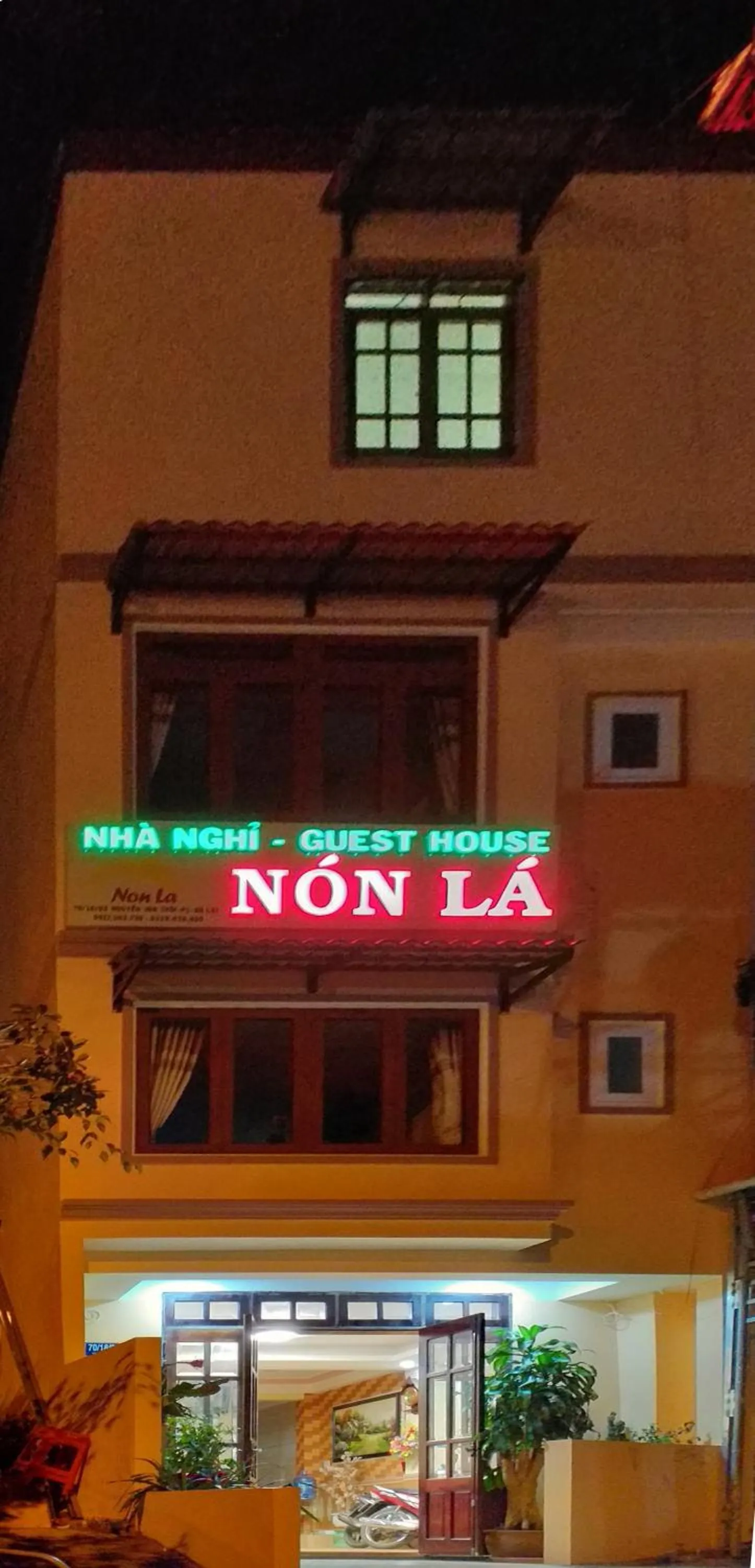 Property building in Nón Lá Guest House