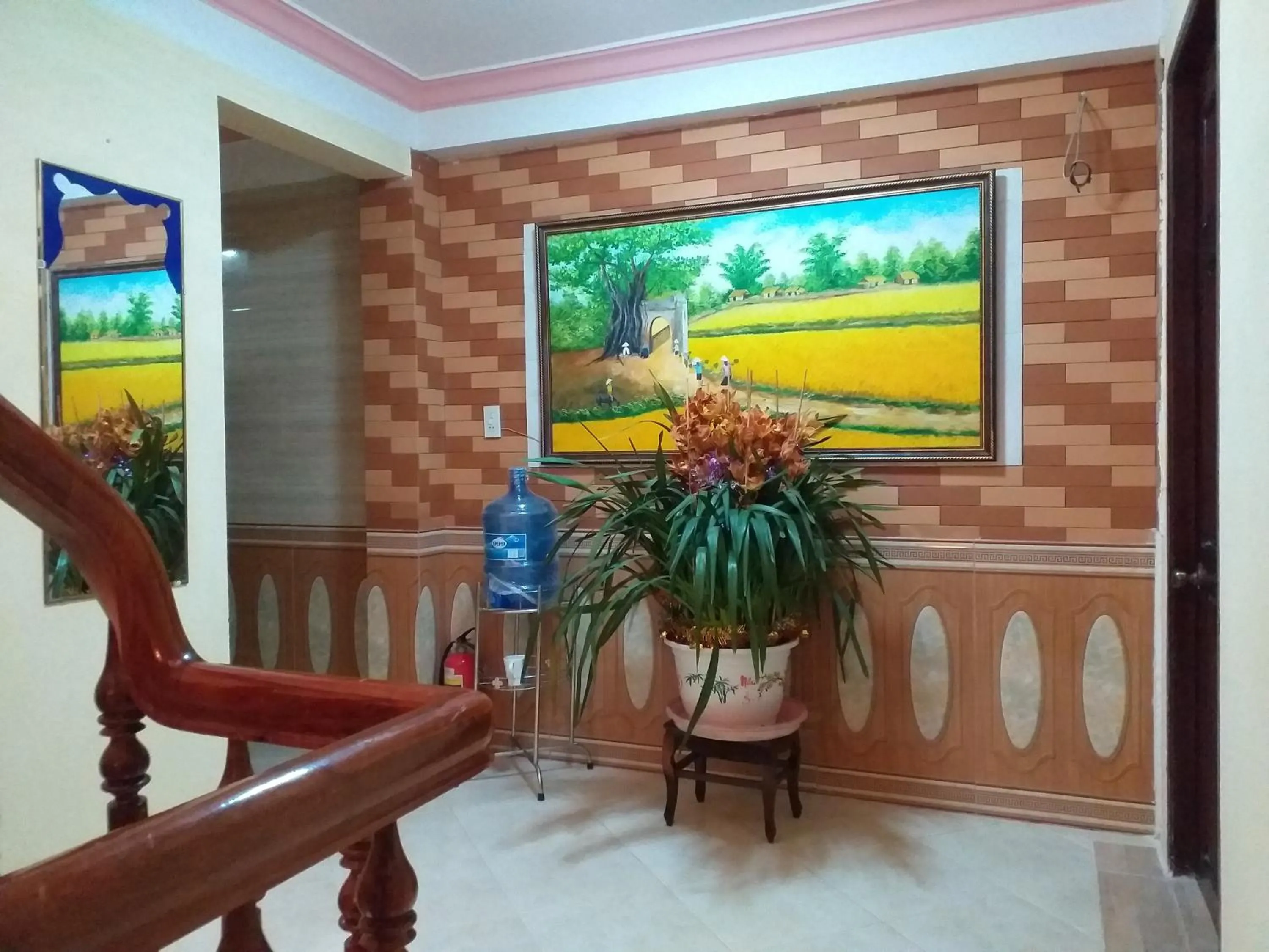 Communal lounge/ TV room in Nón Lá Guest House