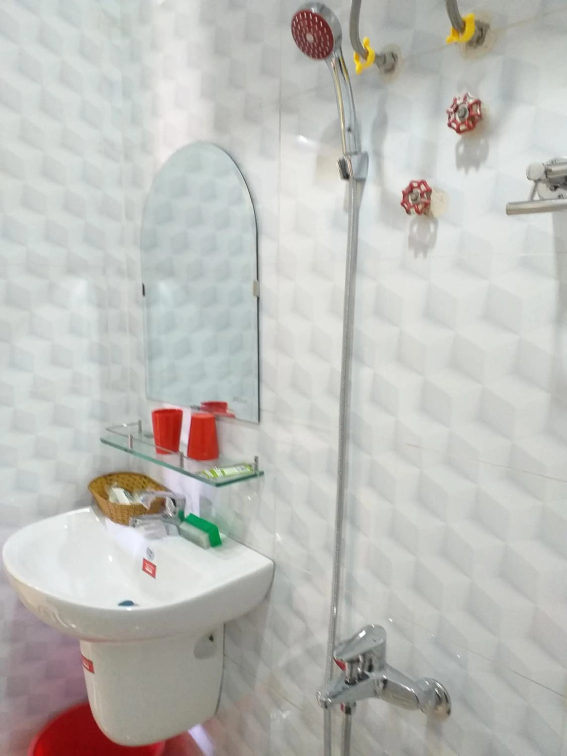 Bathroom in Nón Lá Guest House