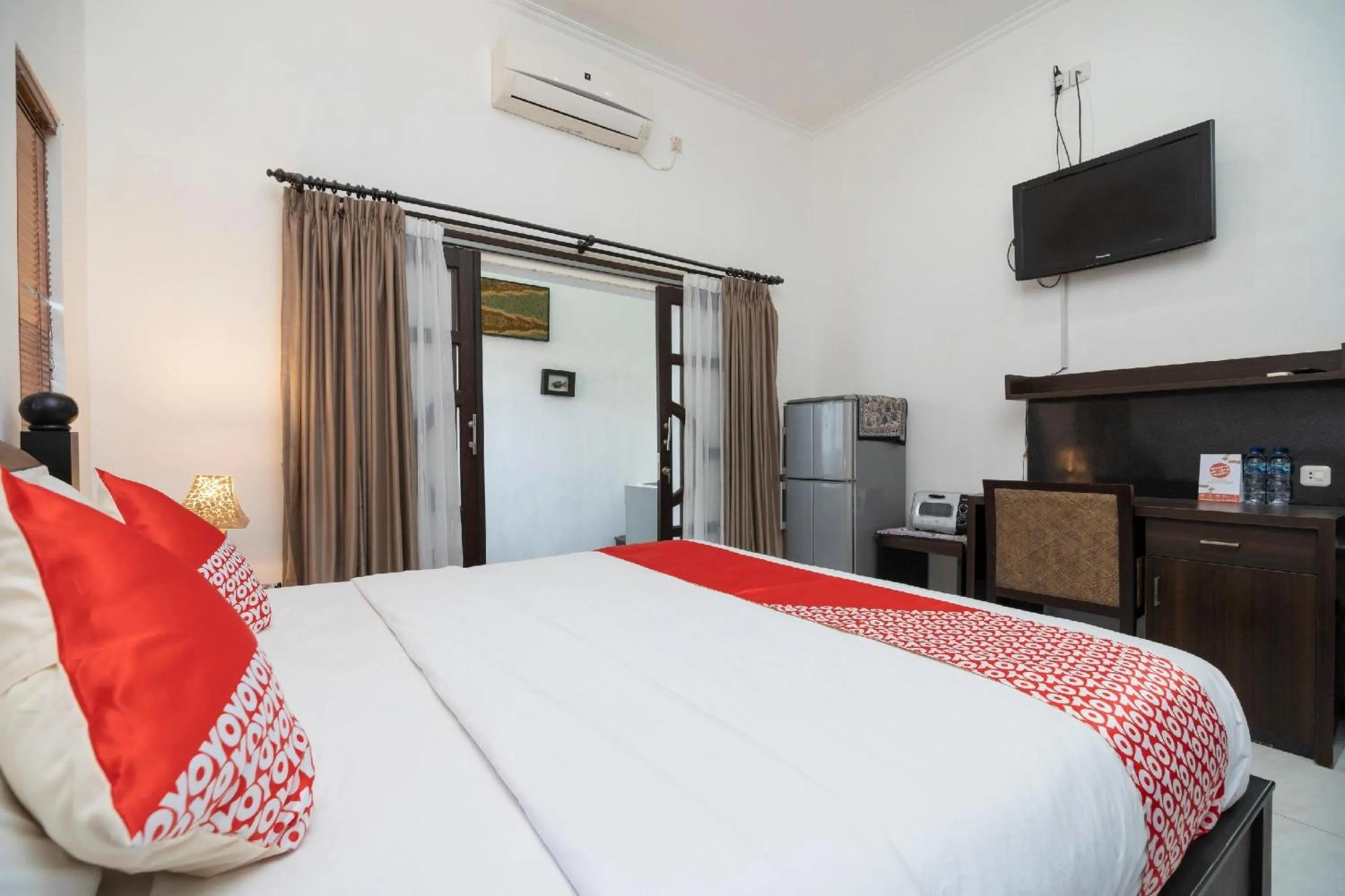 View (from property/room), Bed in Hotel O Panen House