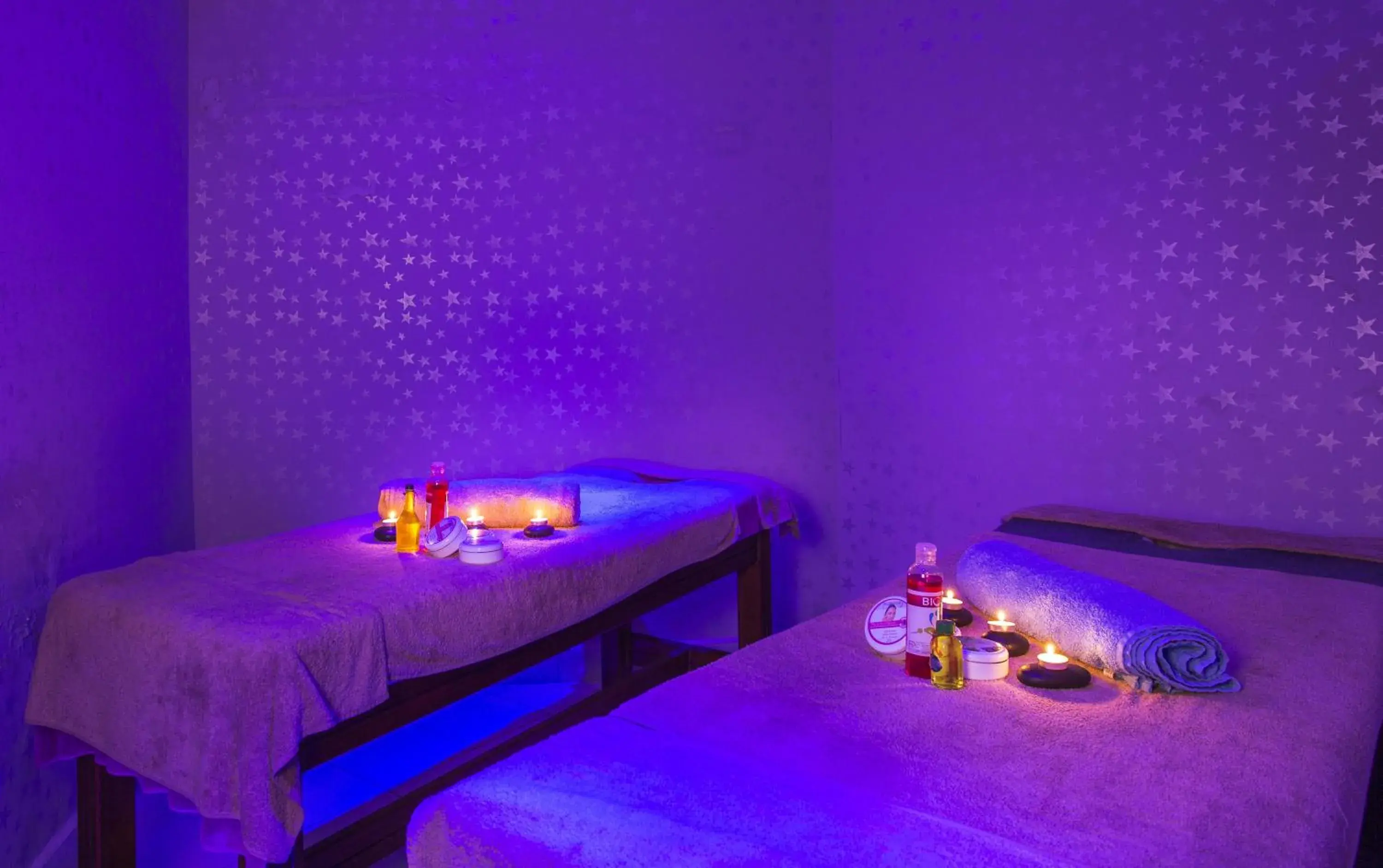 Public Bath, Bed in Kleopatra Ada Beach Hotel Public Bath, Bed in Kleopatra Ada Beach Hotel