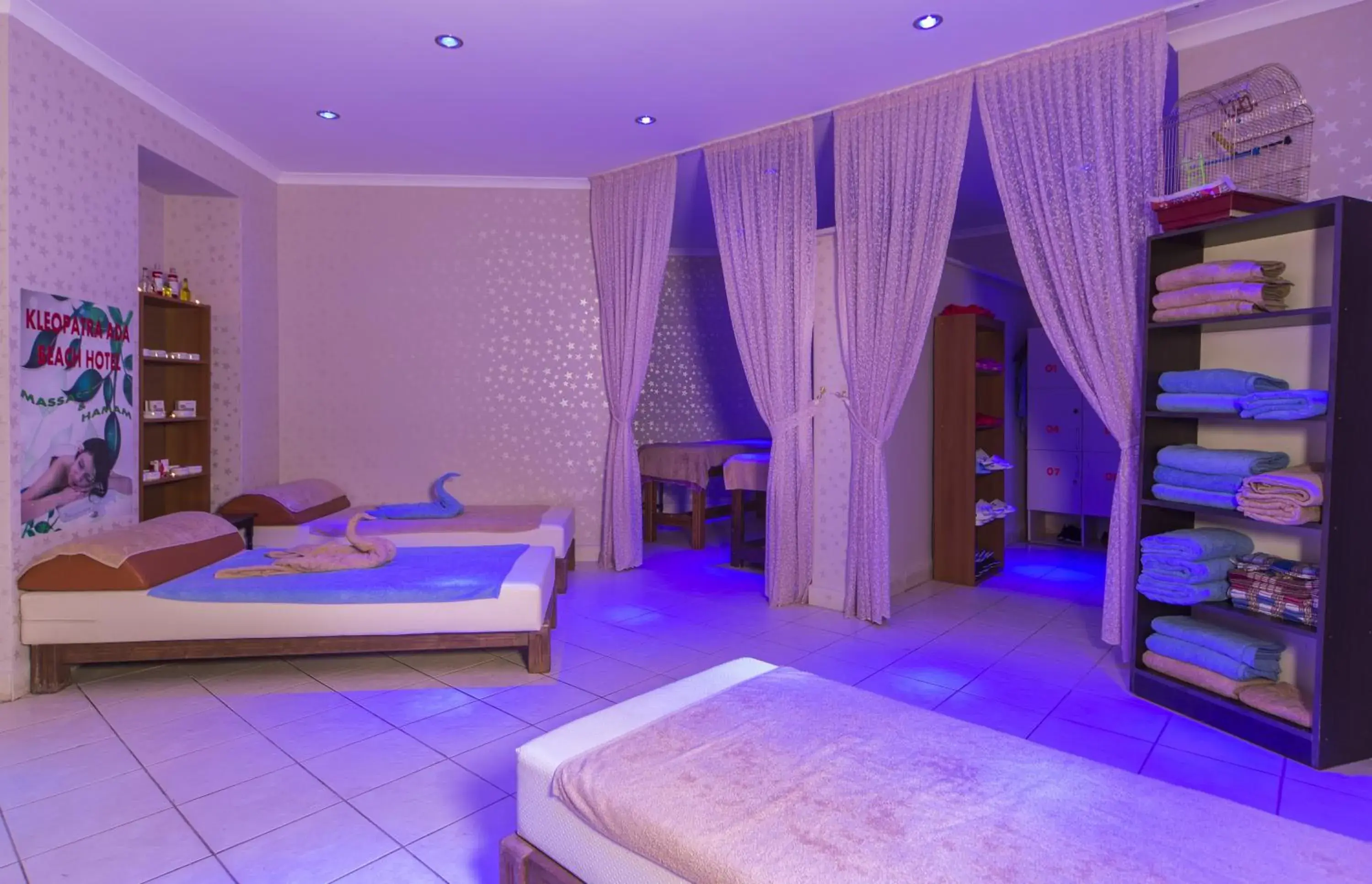 Public Bath, Bed in Kleopatra Ada Beach Hotel Public Bath, Bed in Kleopatra Ada Beach Hotel