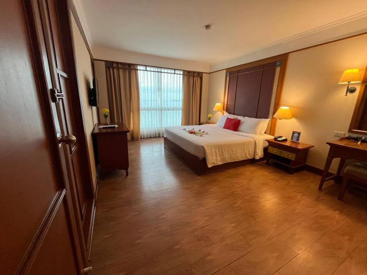 Bed in Cholchan Pattaya Beach Resort - SHA Extra Plus