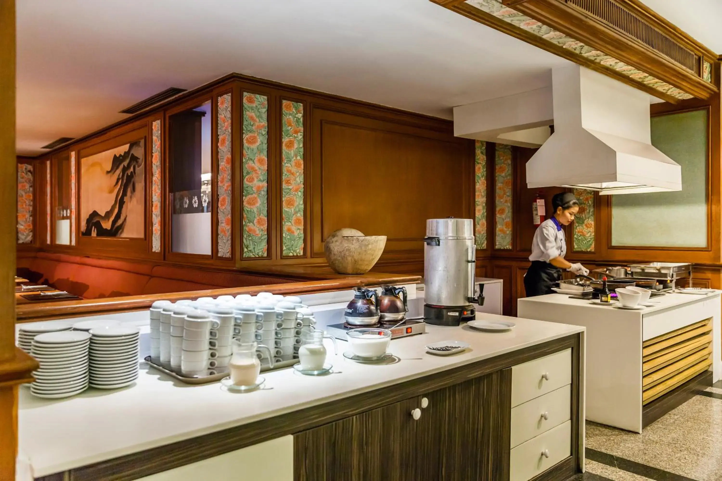 Food and drinks in Cholchan Pattaya Beach Resort - SHA Extra Plus Food and drinks in Cholchan Pattaya Beach Resort - SHA Extra Plus