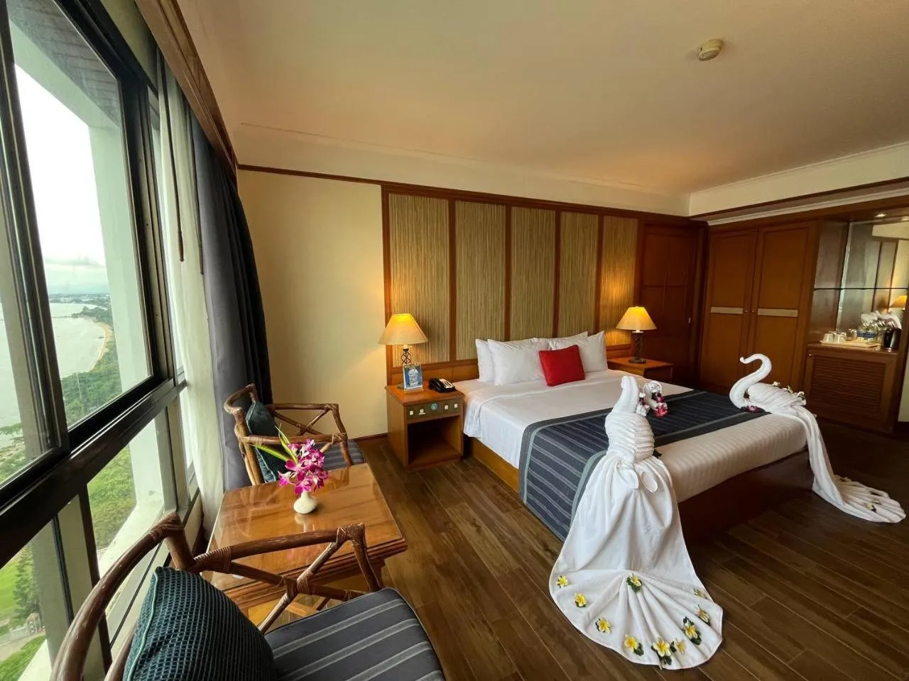 Bed in Cholchan Pattaya Beach Resort - SHA Extra Plus