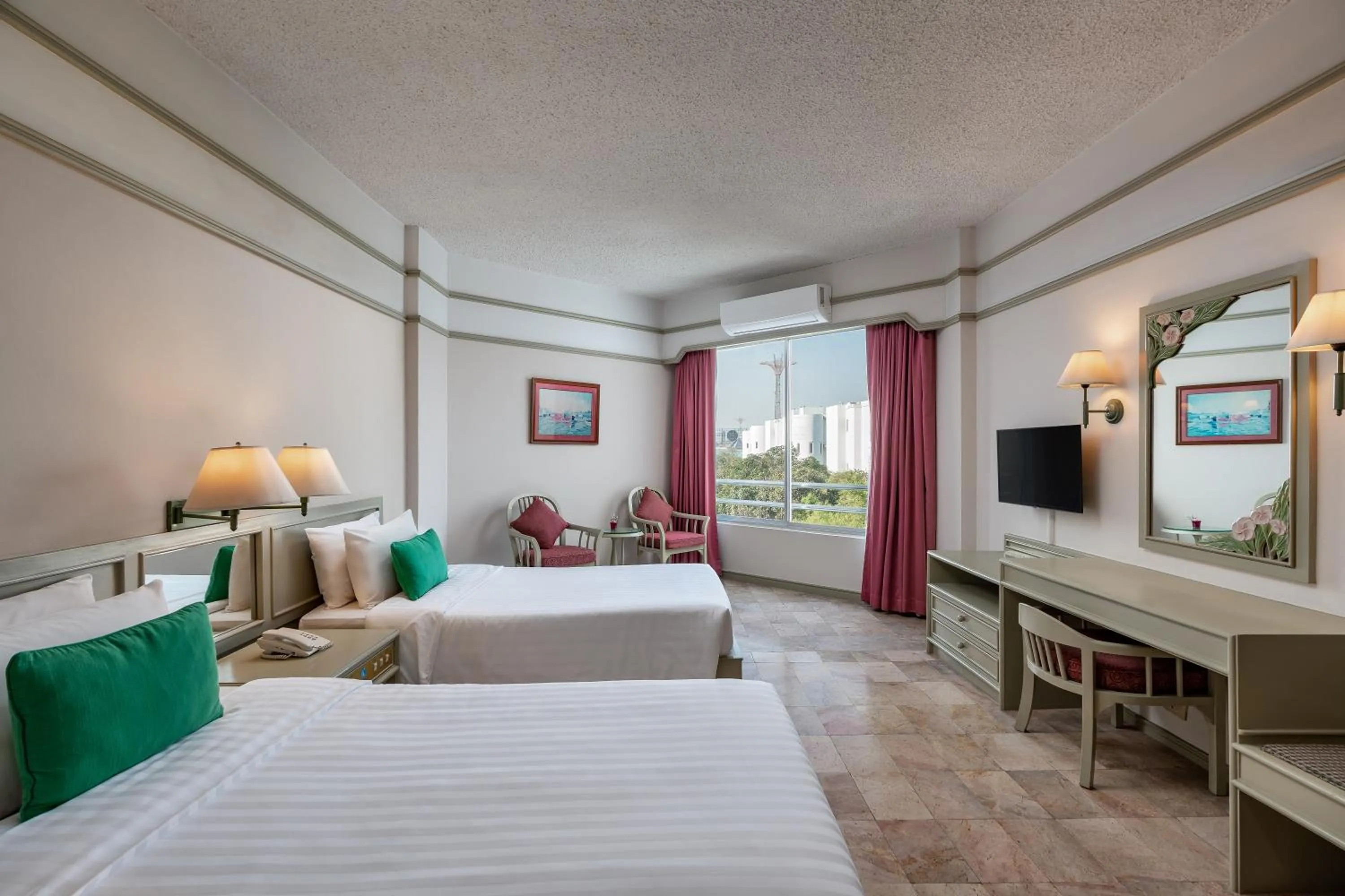 Bedroom, Bed in Cholchan Pattaya Beach Resort - SHA Extra Plus