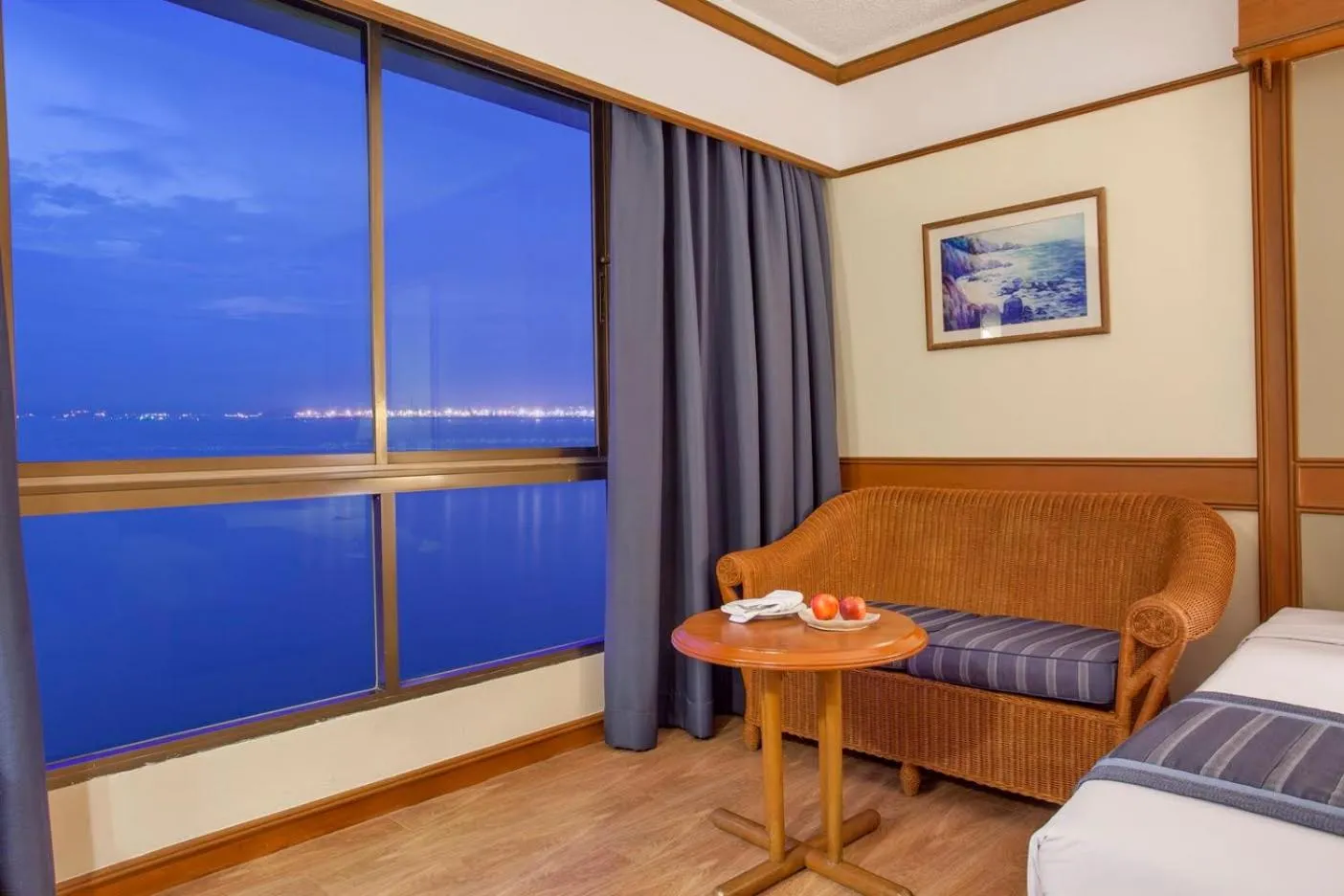 Seating area in Cholchan Pattaya Beach Resort - SHA Extra Plus