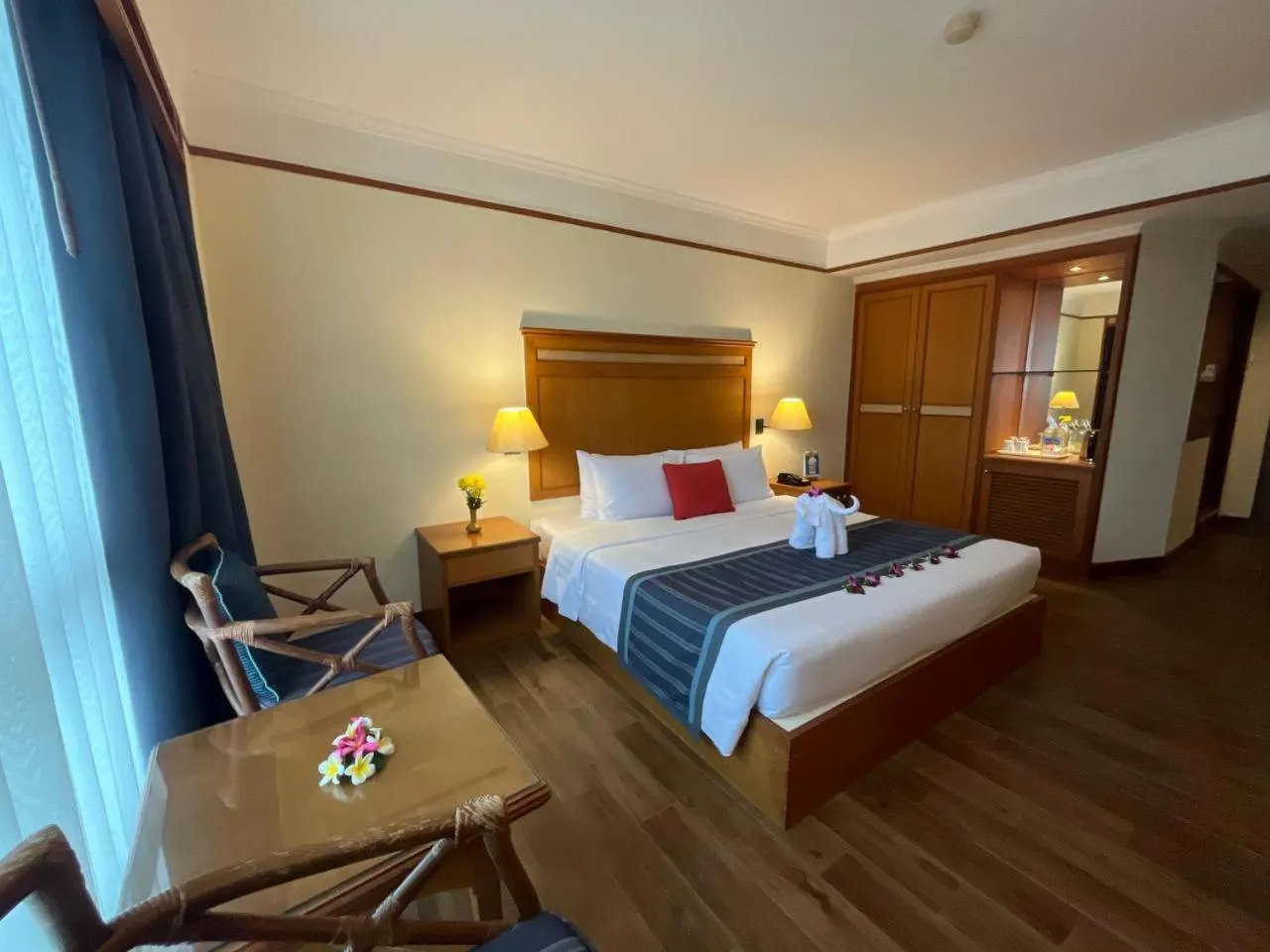 Bed in Cholchan Pattaya Beach Resort - SHA Extra Plus