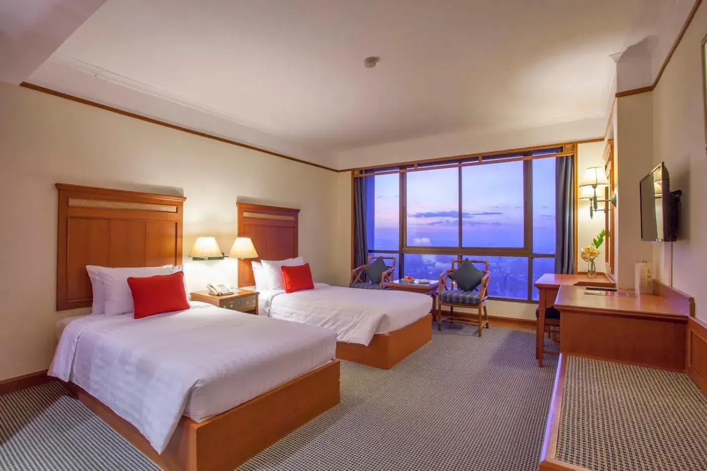 Photo of the whole room, Bed in Cholchan Pattaya Beach Resort - SHA Extra Plus Photo of the whole room, Bed in Cholchan Pattaya Beach Resort - SHA Extra Plus