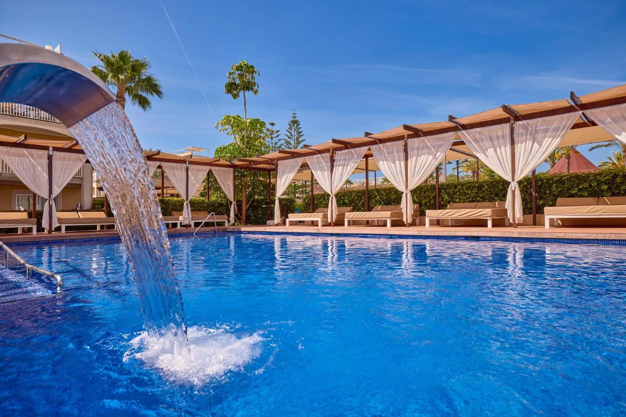 Swimming pool in Zafiro Can Picafort