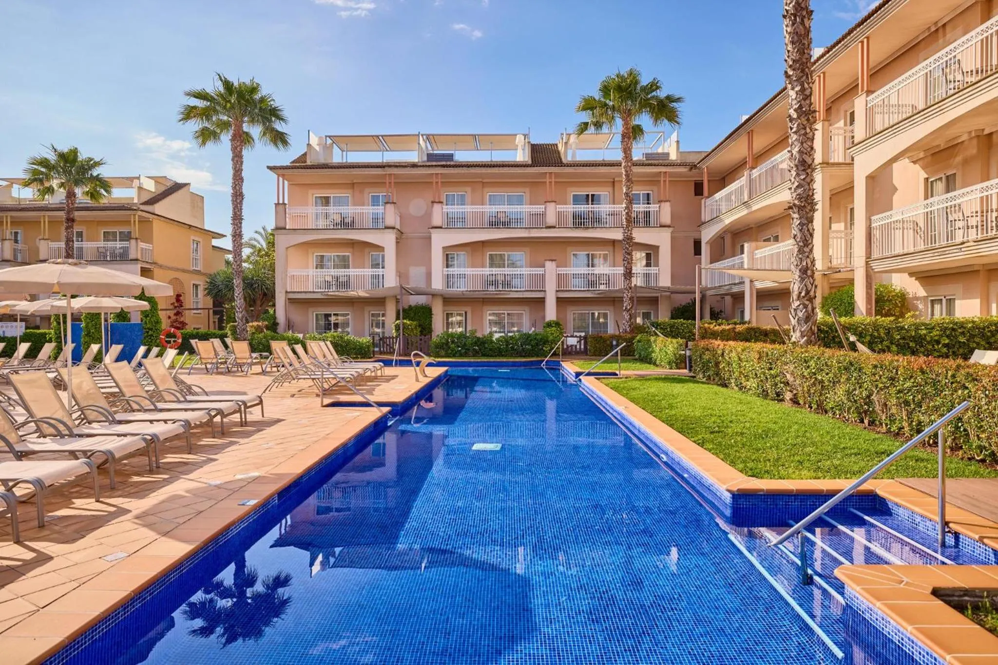 Swimming pool in Zafiro Can Picafort