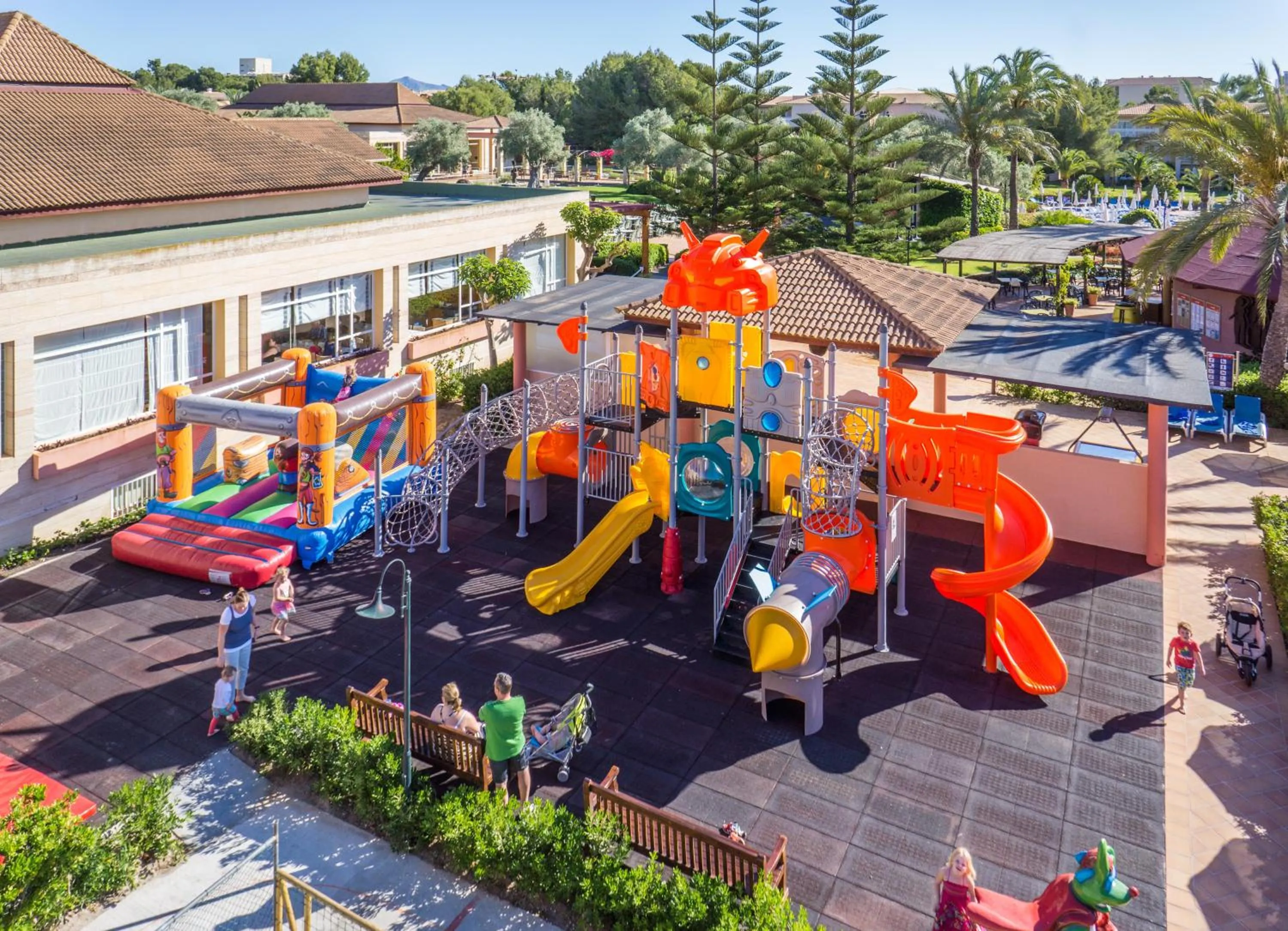 children in Zafiro Can Picafort