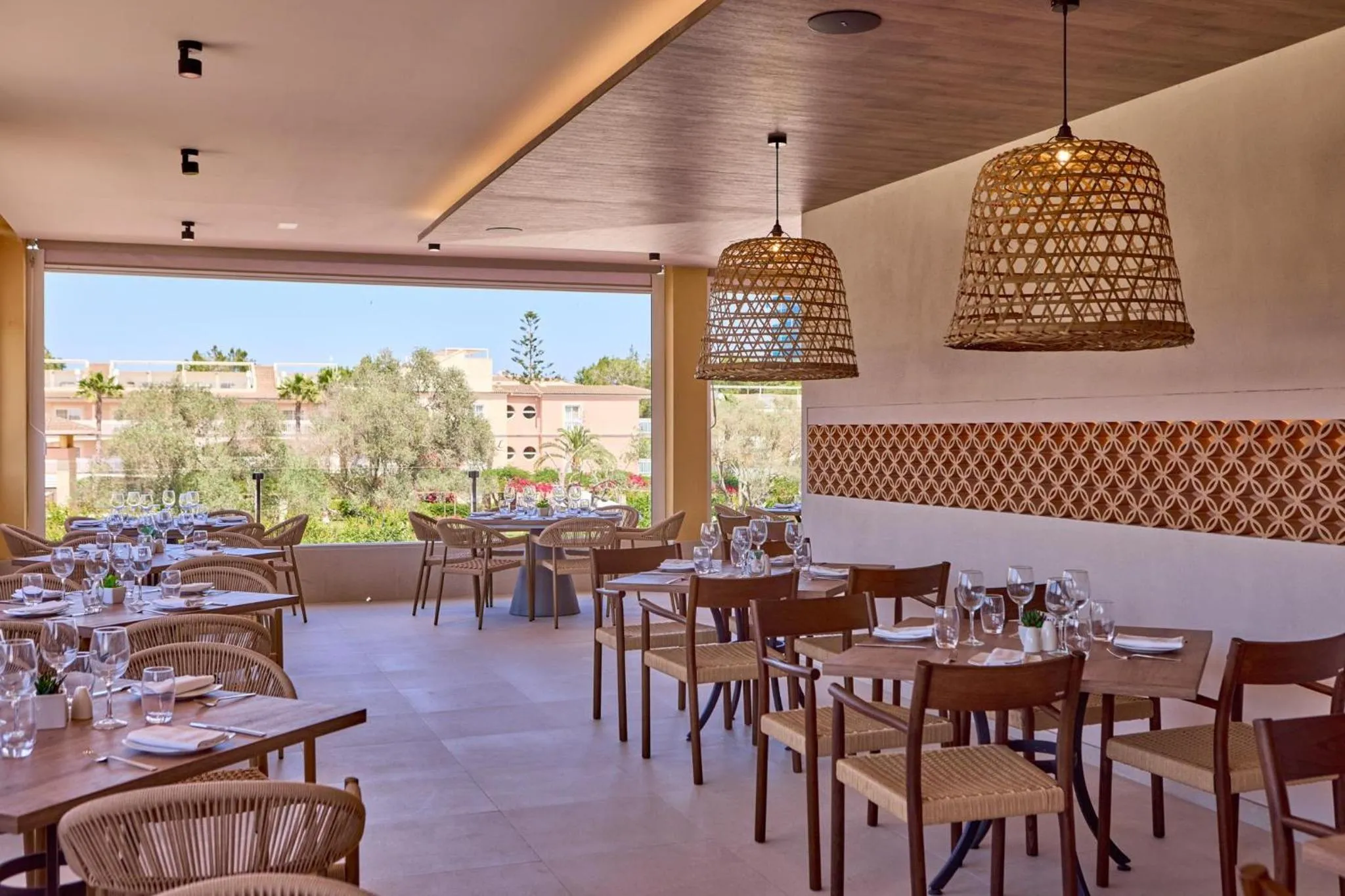 Restaurant/places to eat in Zafiro Can Picafort