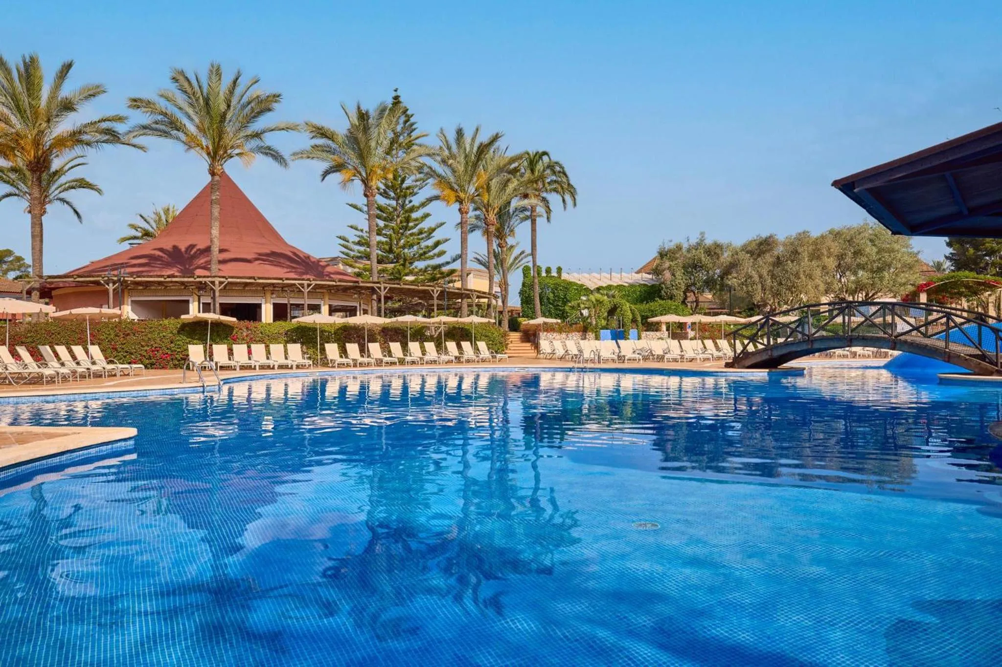 Swimming pool in Zafiro Can Picafort