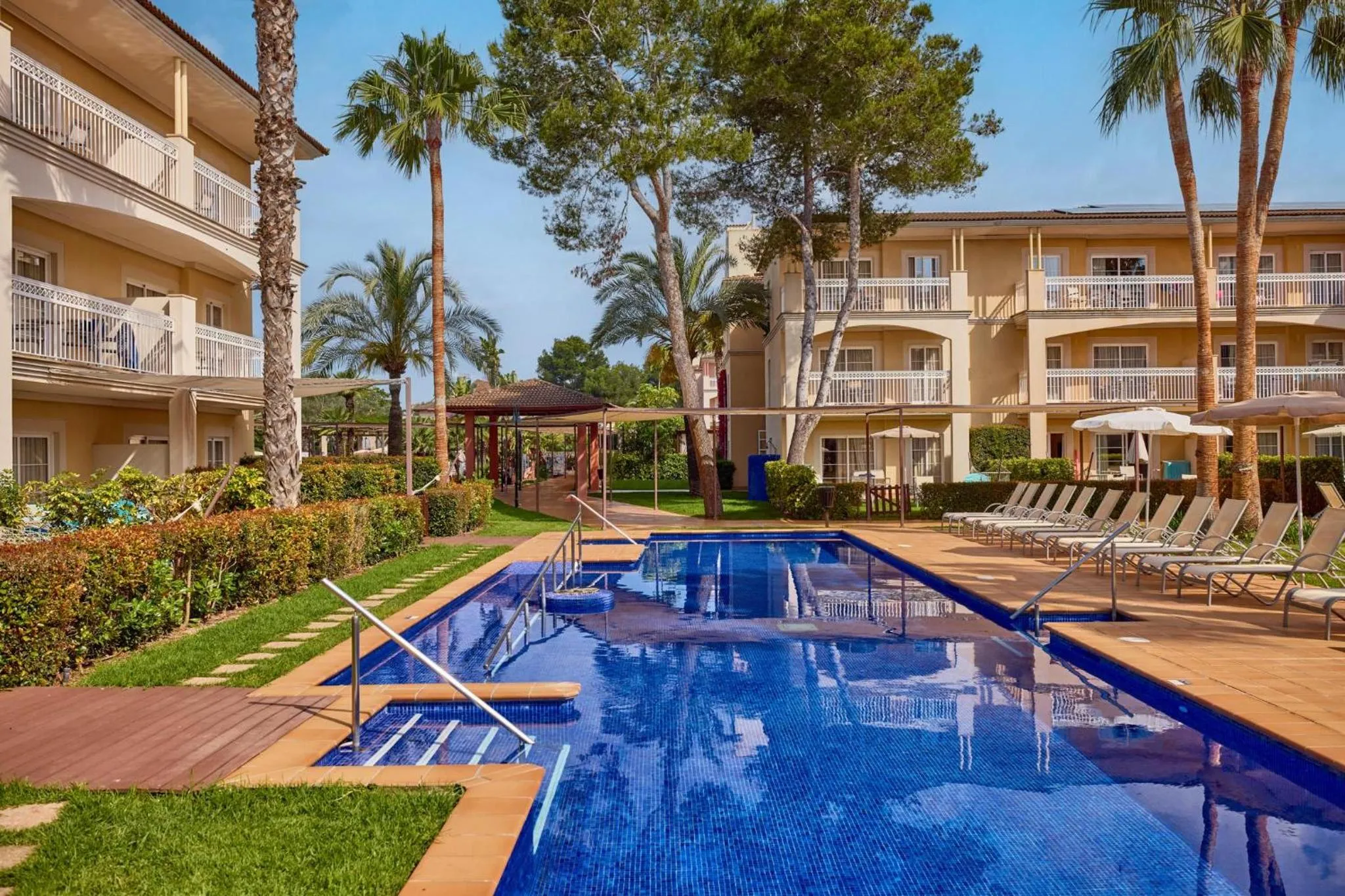 Swimming pool in Zafiro Can Picafort