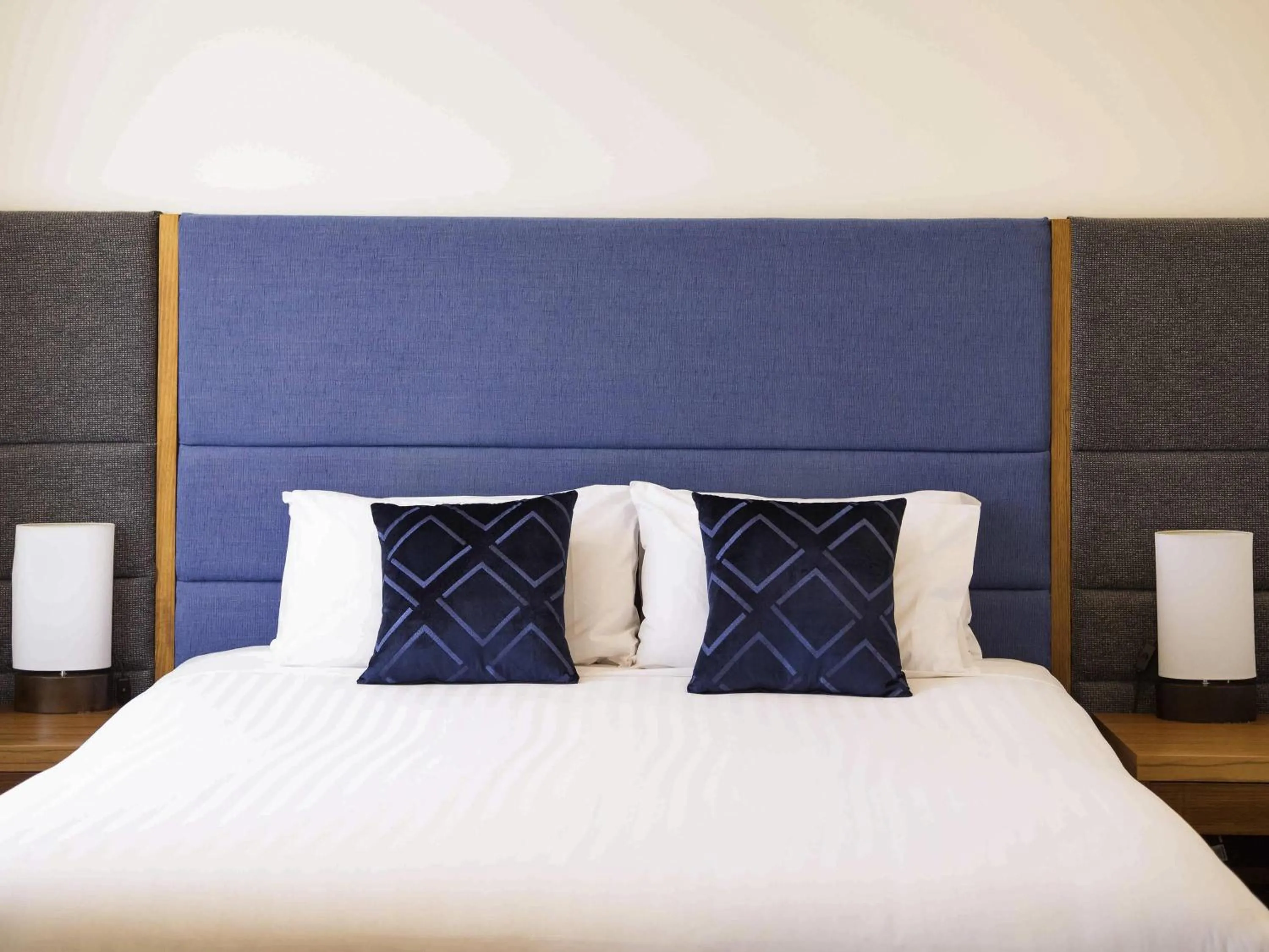 Bedroom, Bed in The Sebel Launceston